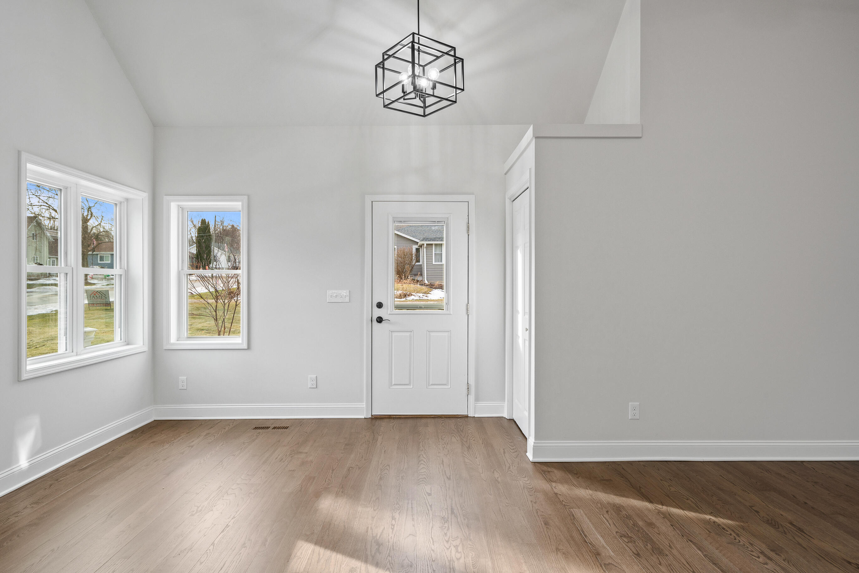 132 Fontana Ave