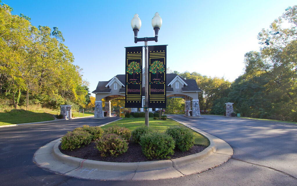 1731 Woodland Cir Unit: 12-26