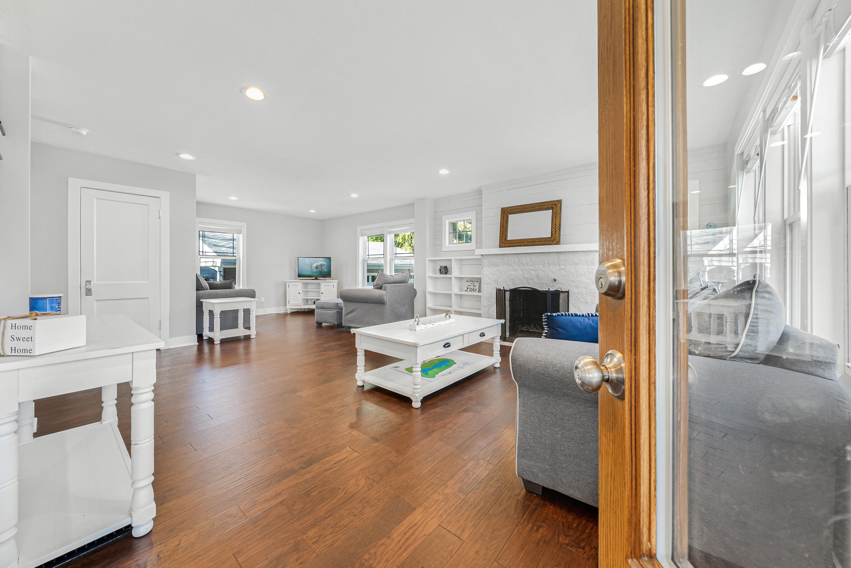 812 Van Slyke Dr