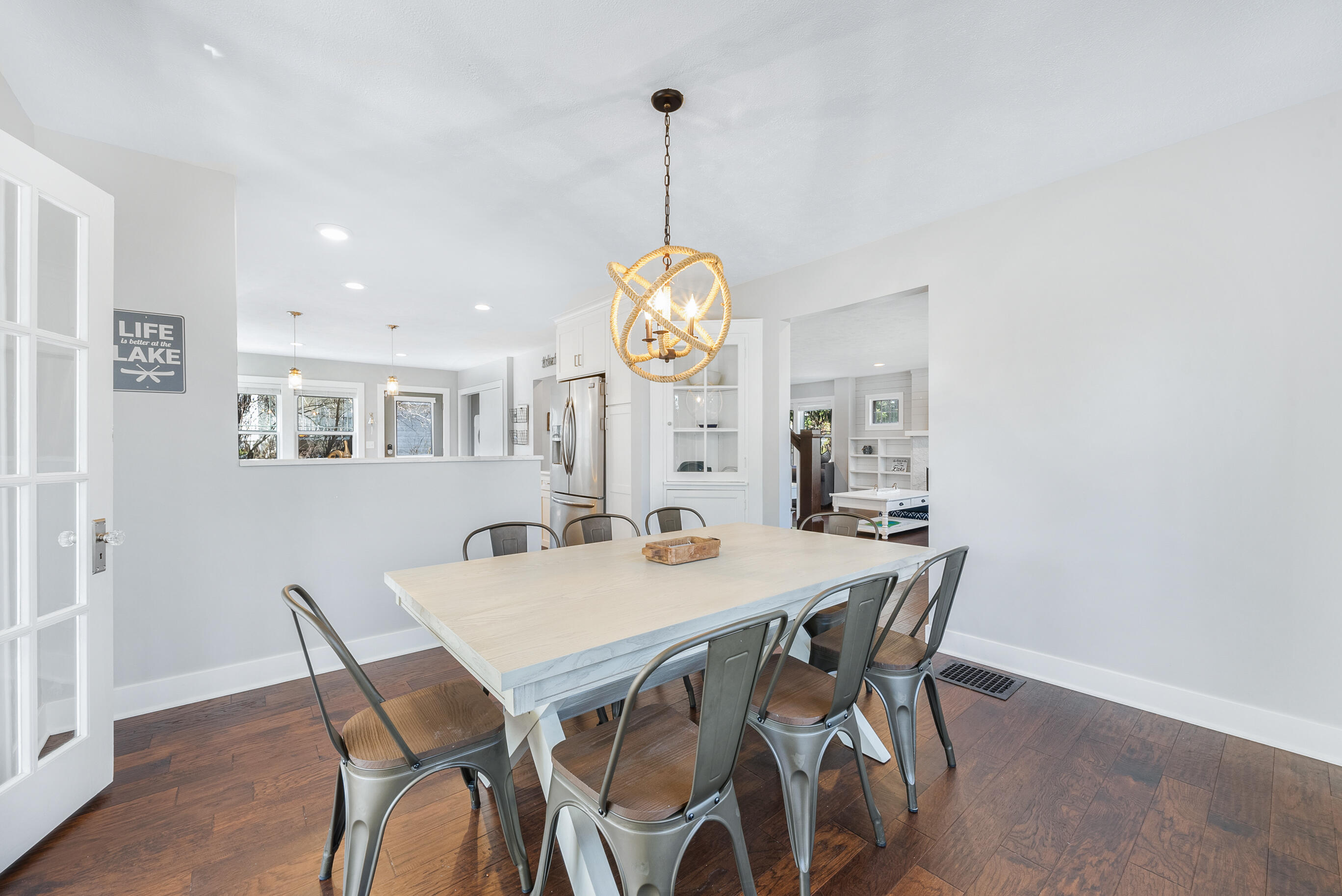 812 Van Slyke Dr