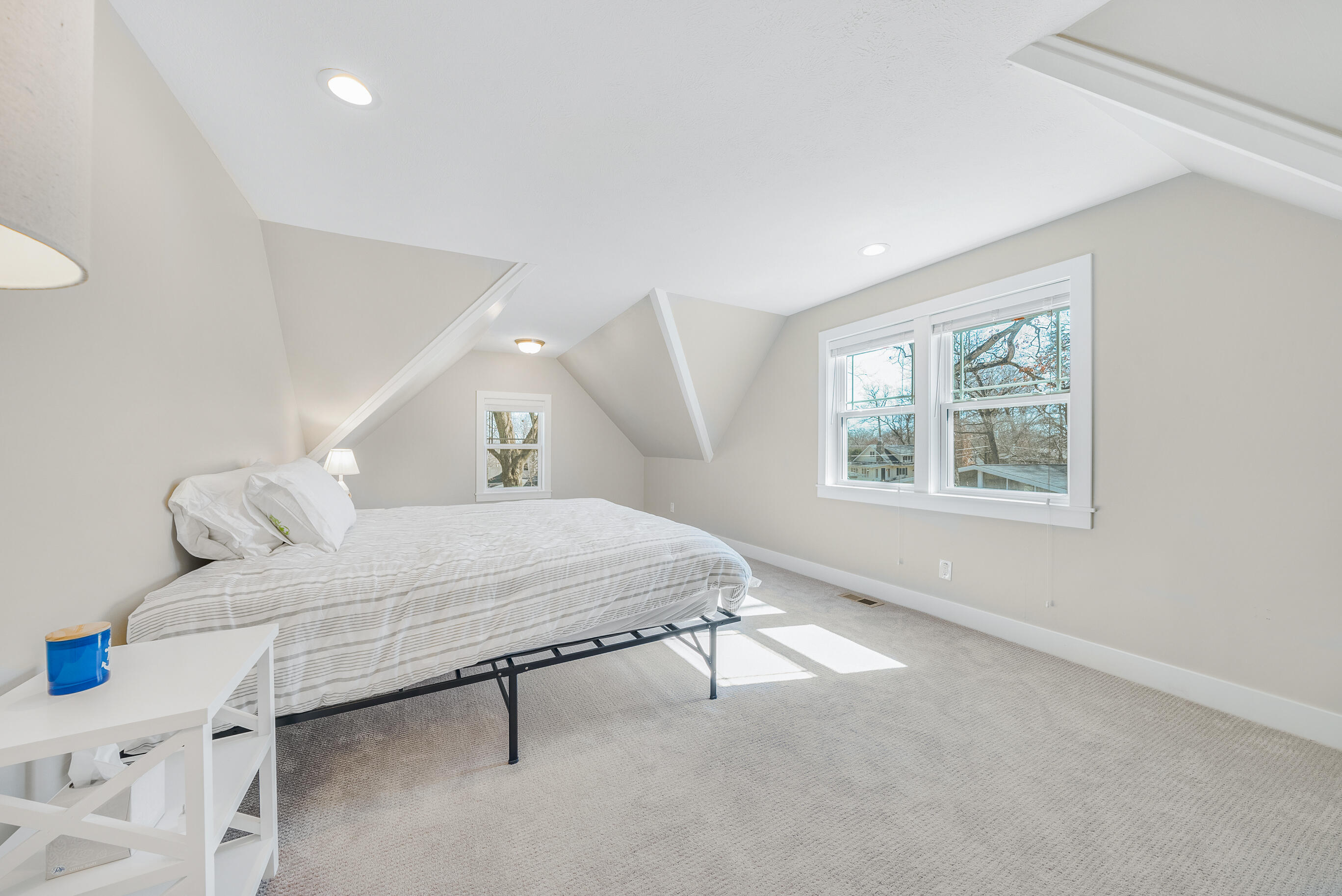 812 Van Slyke Dr