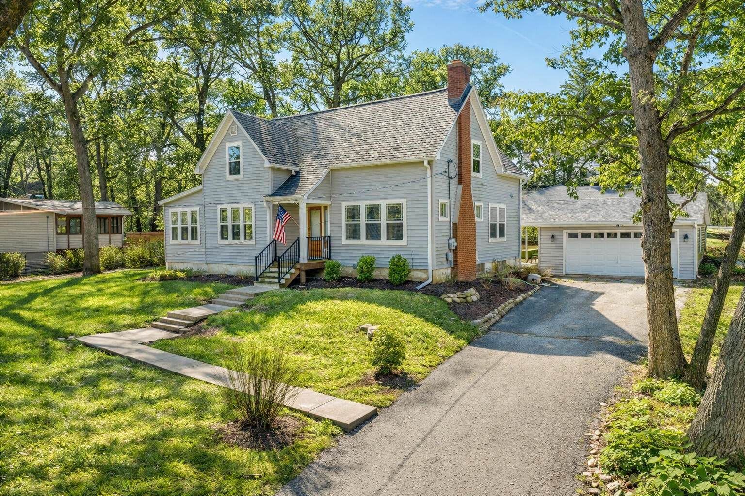 812 Van Slyke Dr