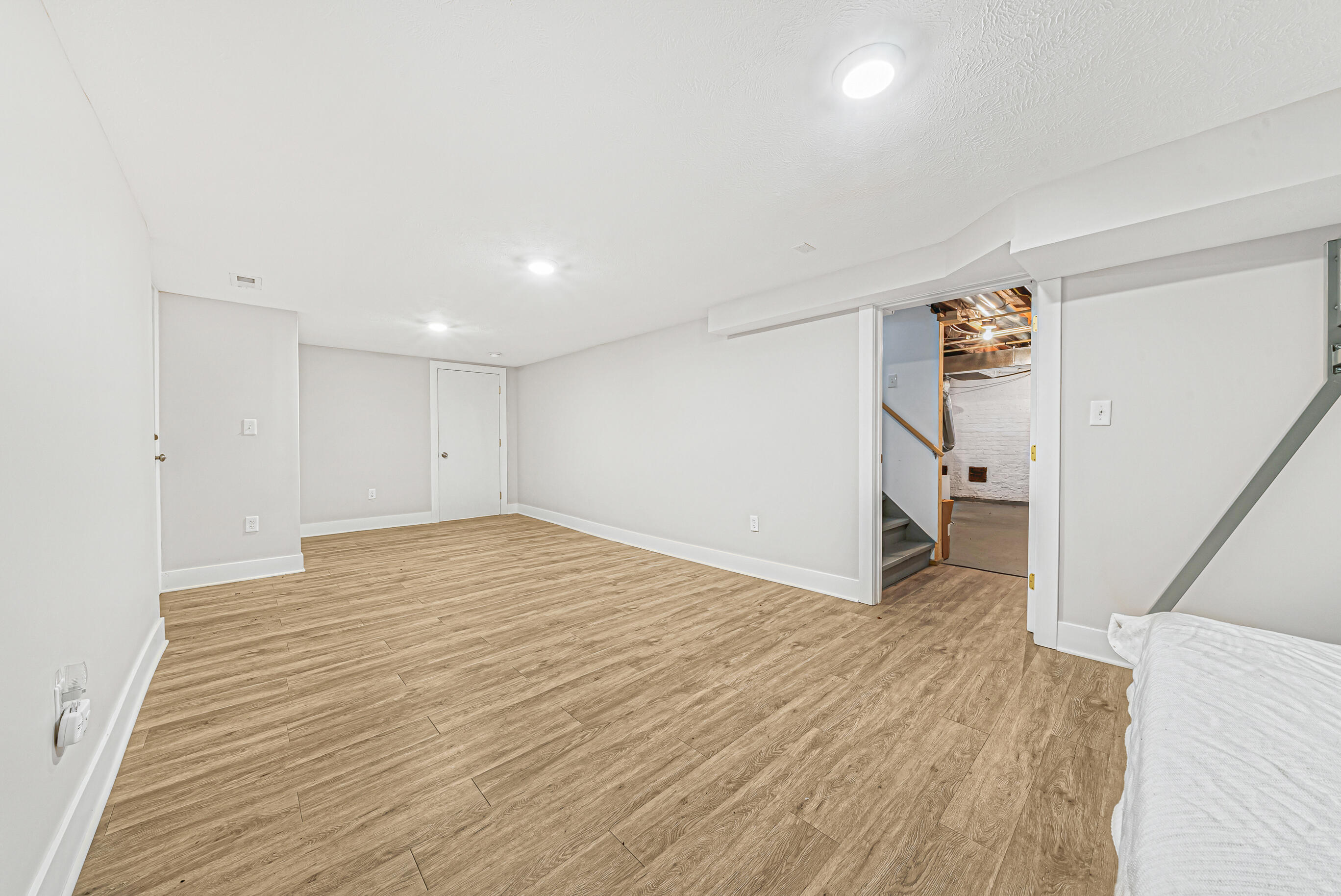 812 Van Slyke Dr