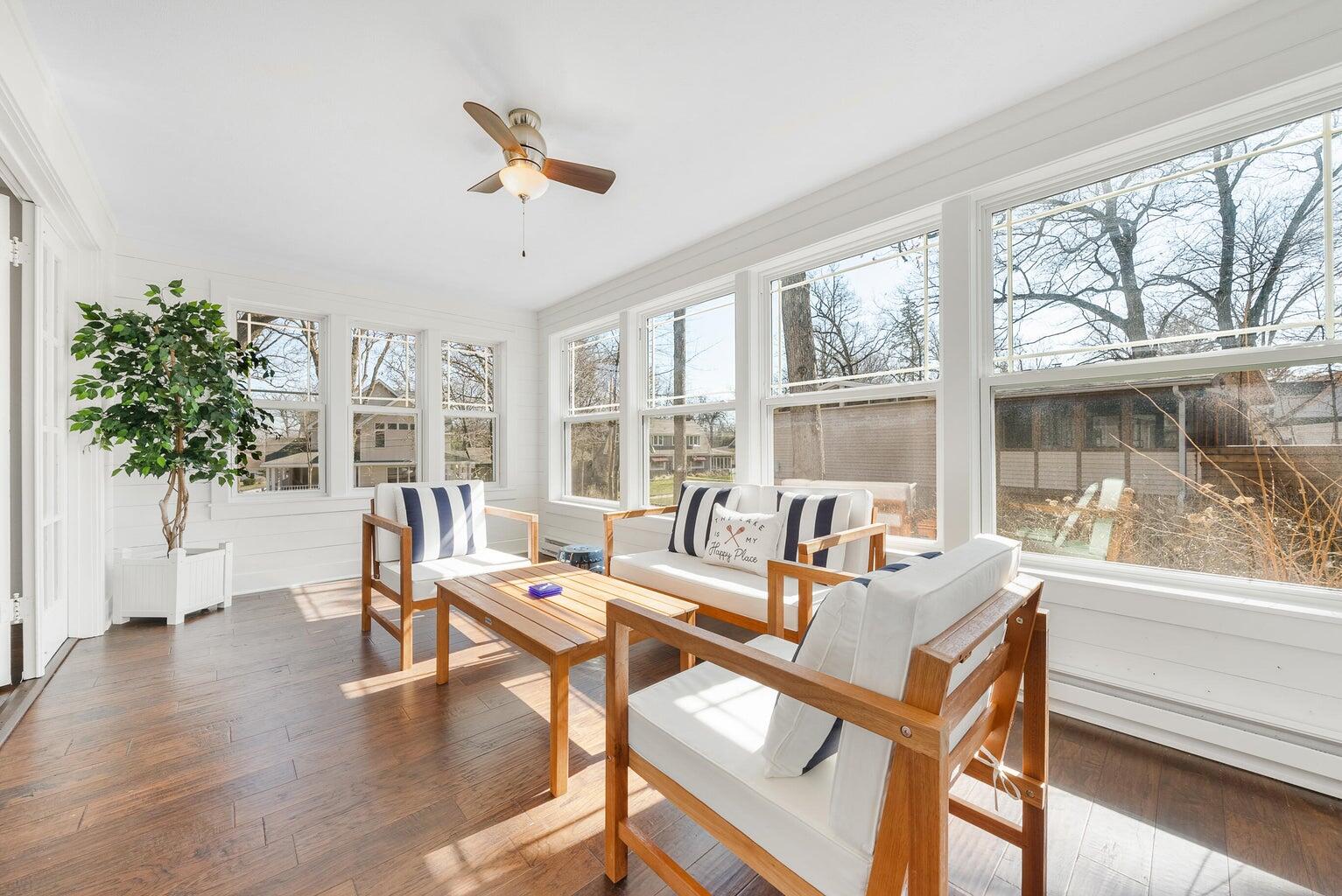 812 Van Slyke Dr