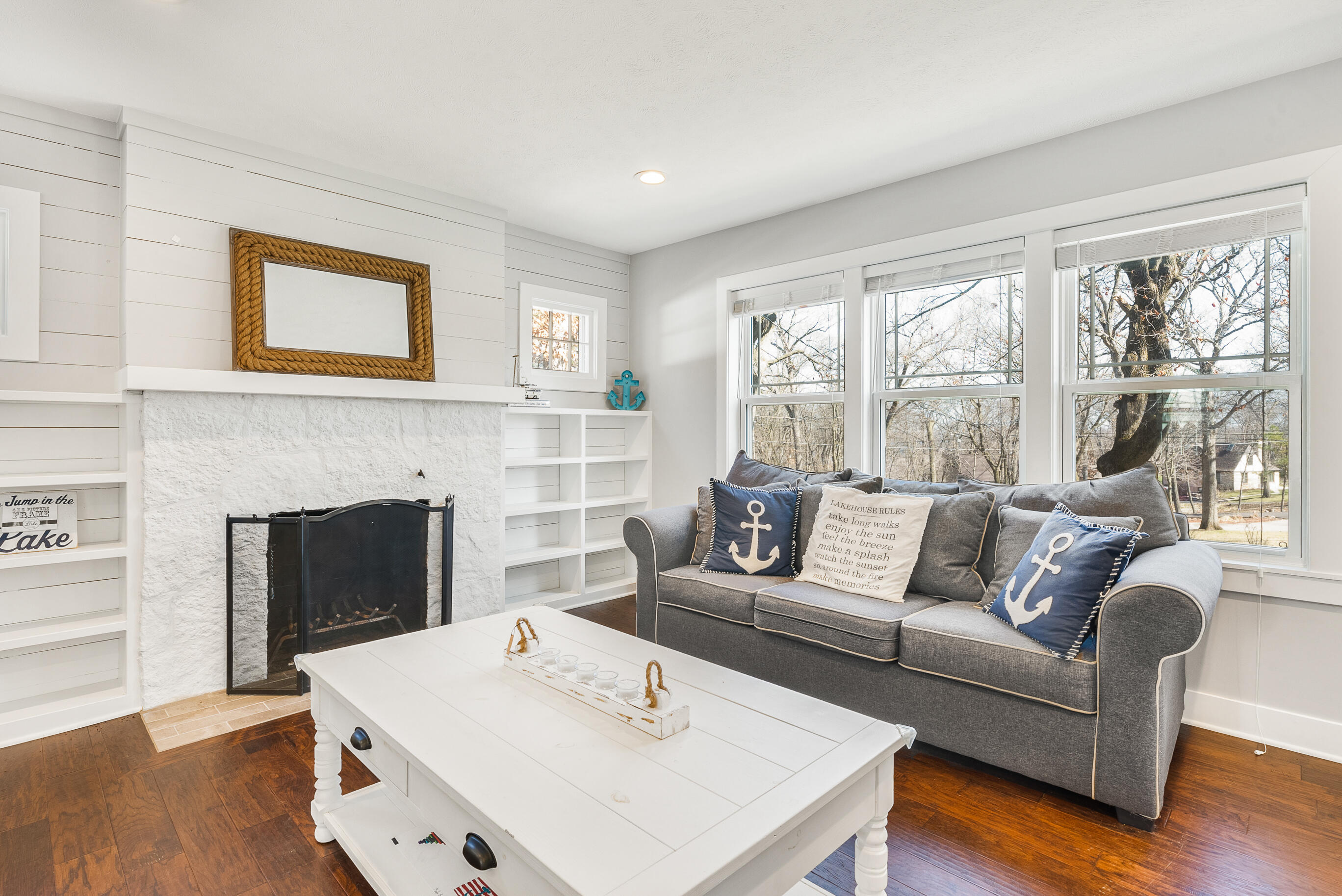 812 Van Slyke Dr