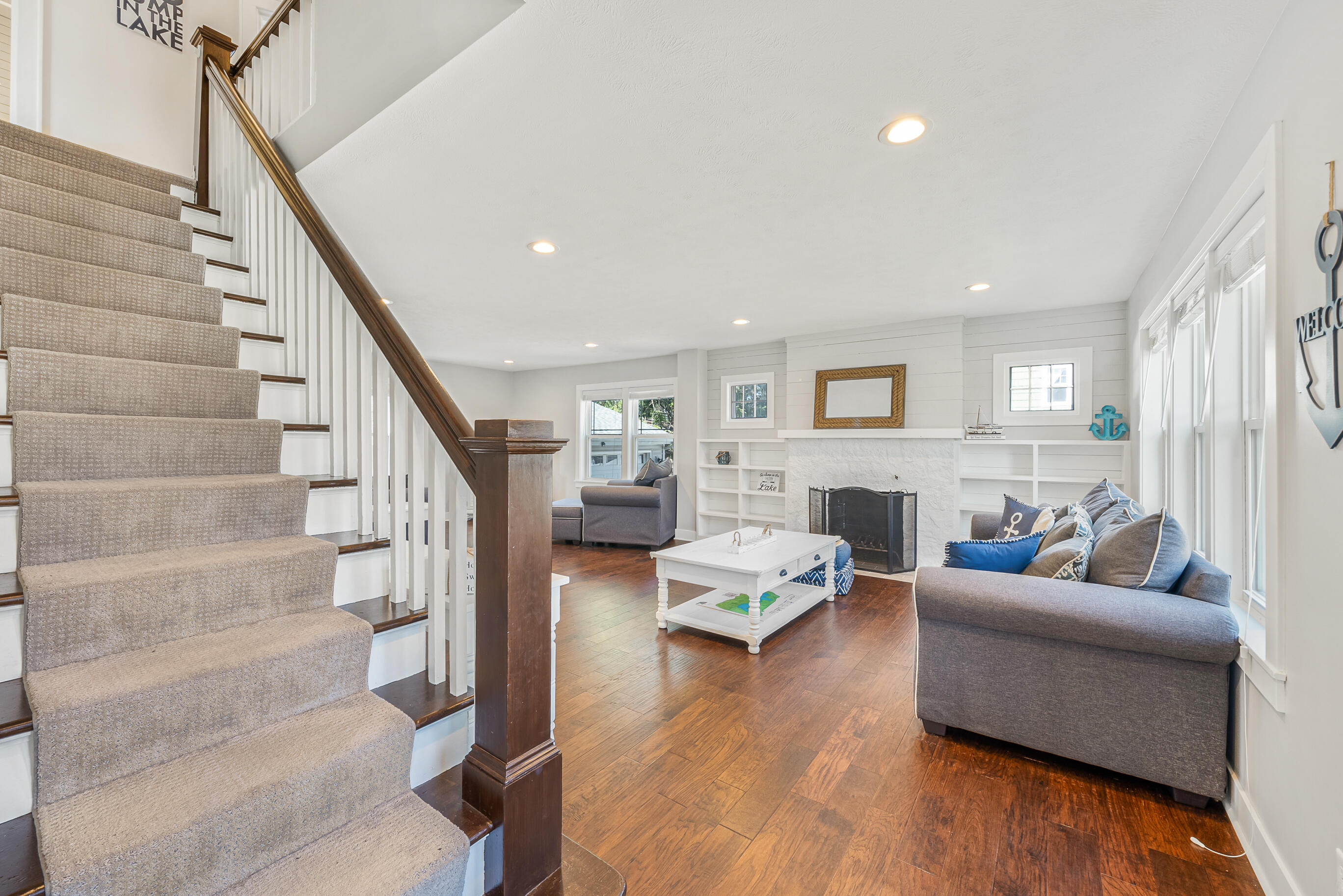 812 Van Slyke Dr