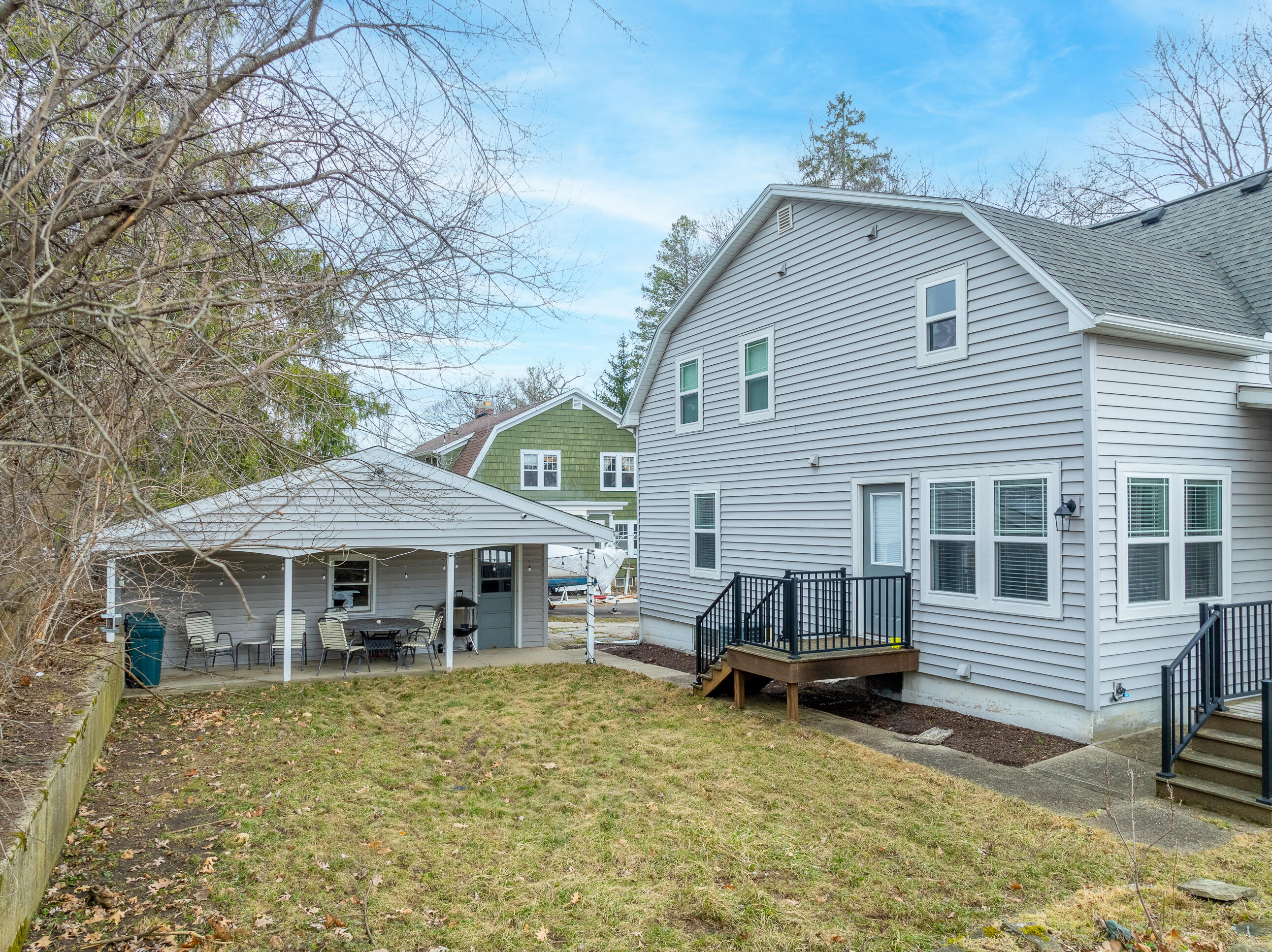 812 Van Slyke Dr