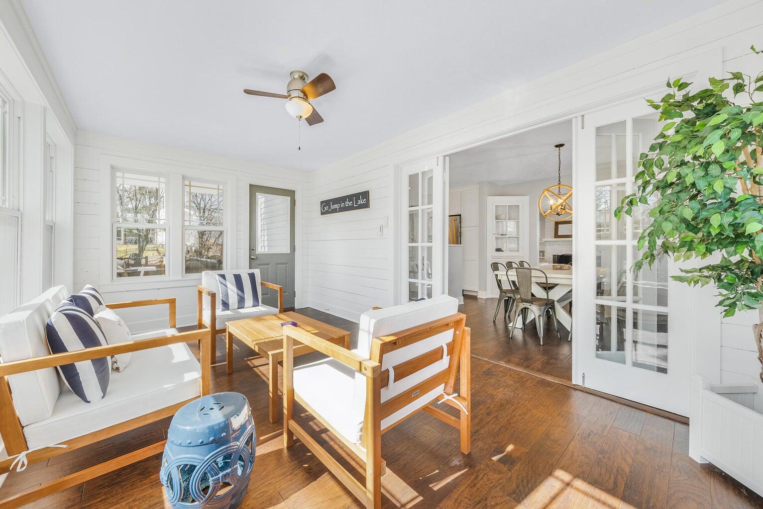 812 Van Slyke Dr