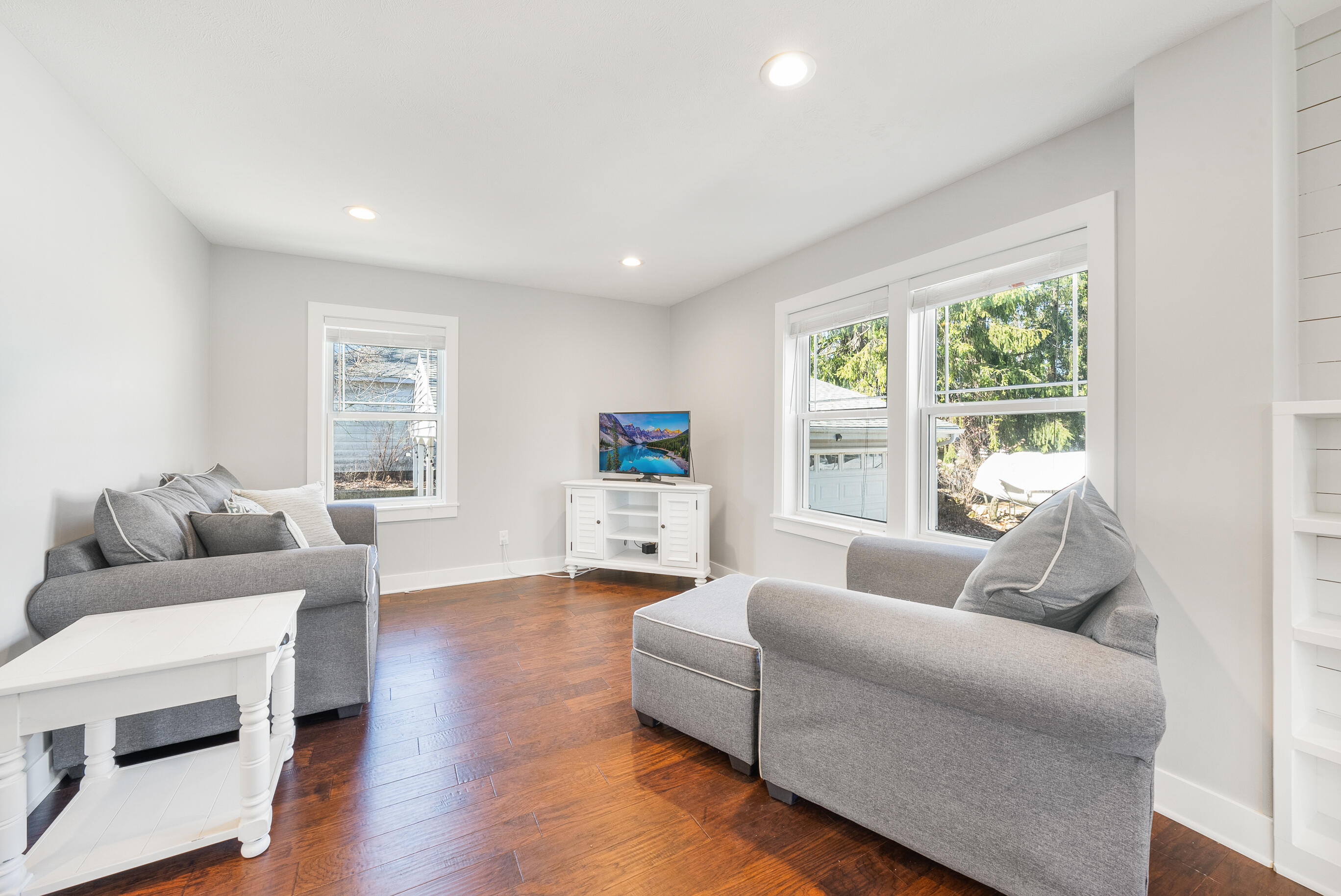 812 Van Slyke Dr