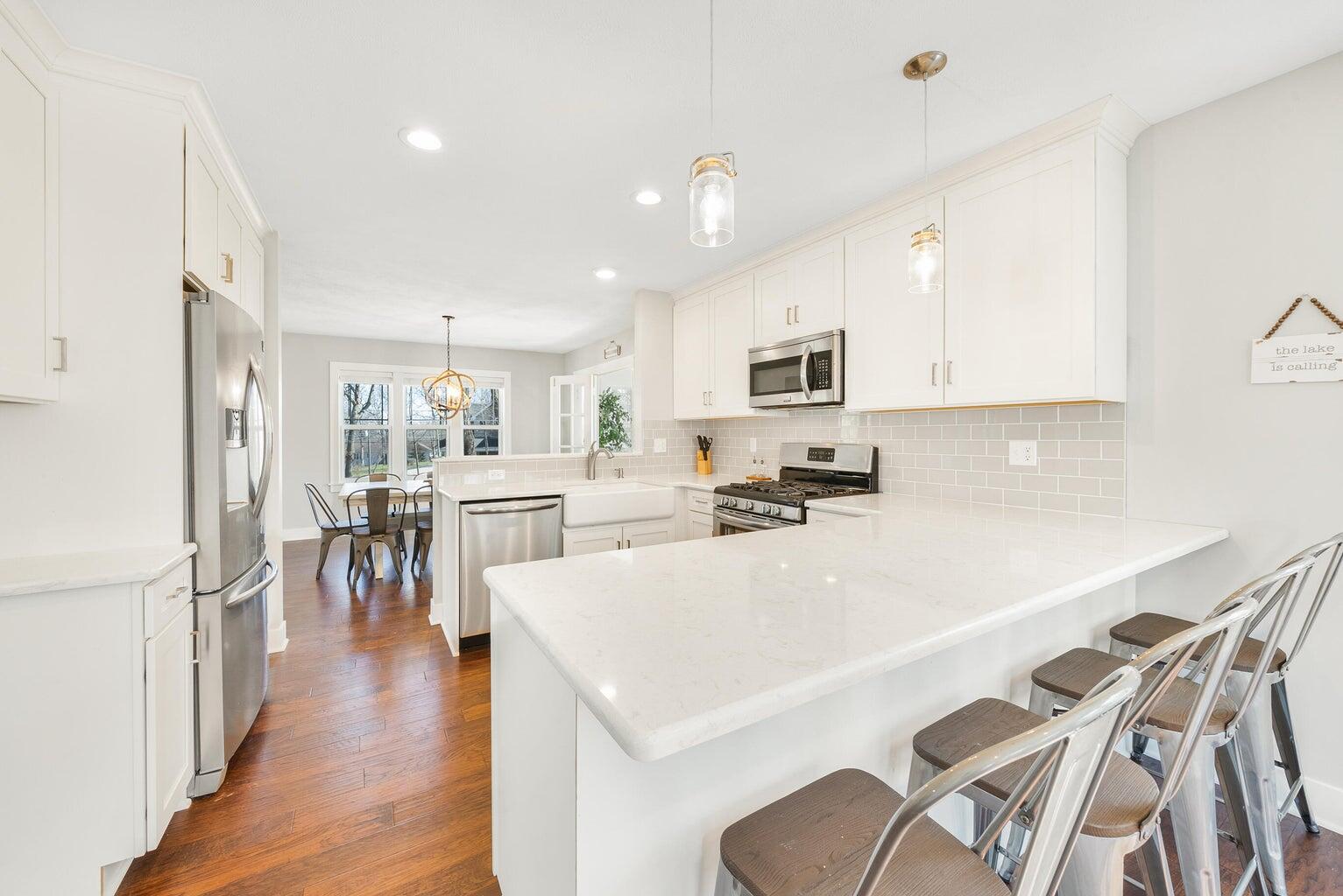 812 Van Slyke Dr