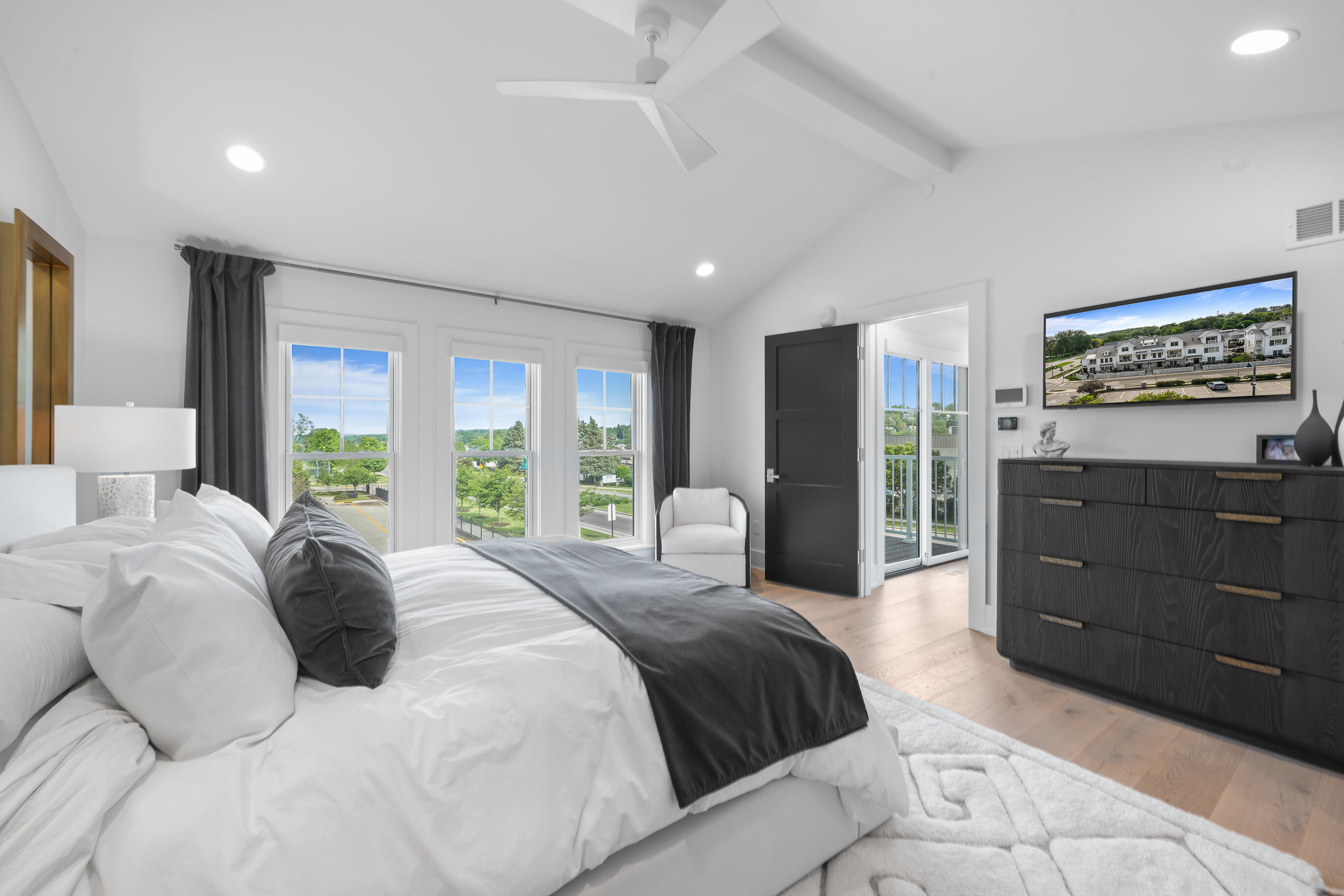 278 High St Unit: 9