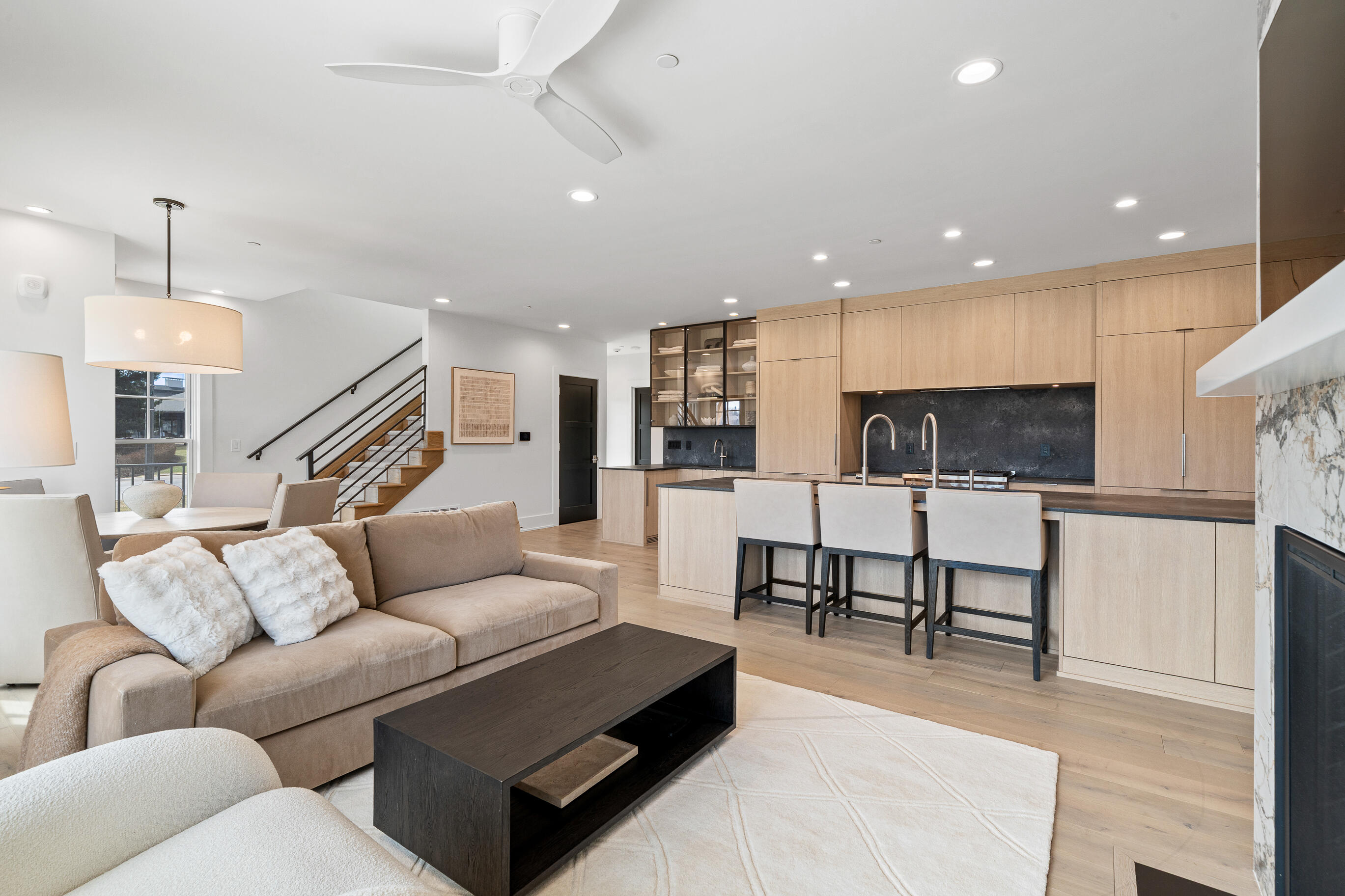 278 High St Unit: 9
