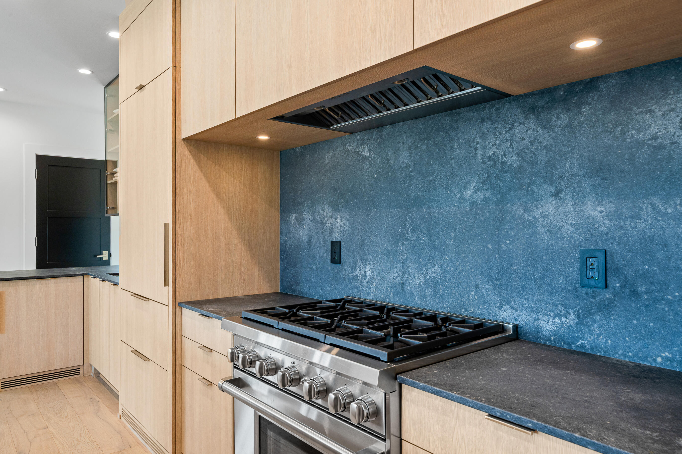 278 High St Unit: 9
