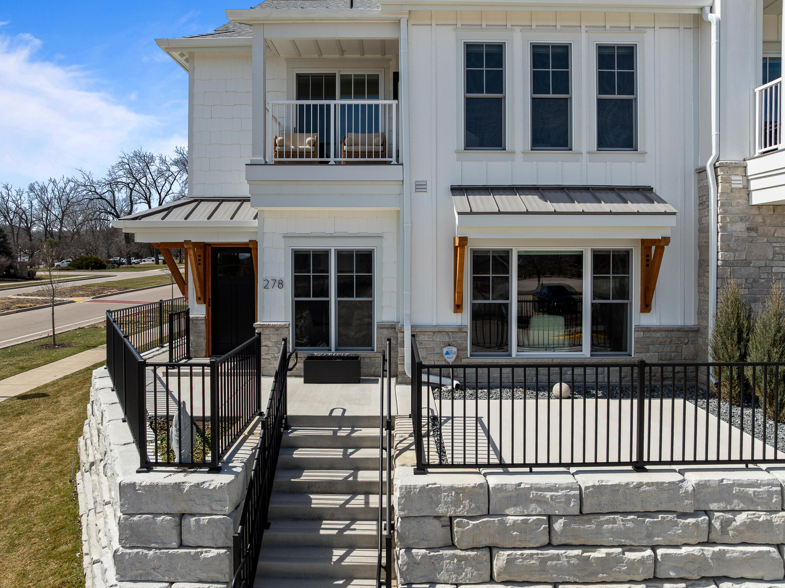 278 High St Unit: 9