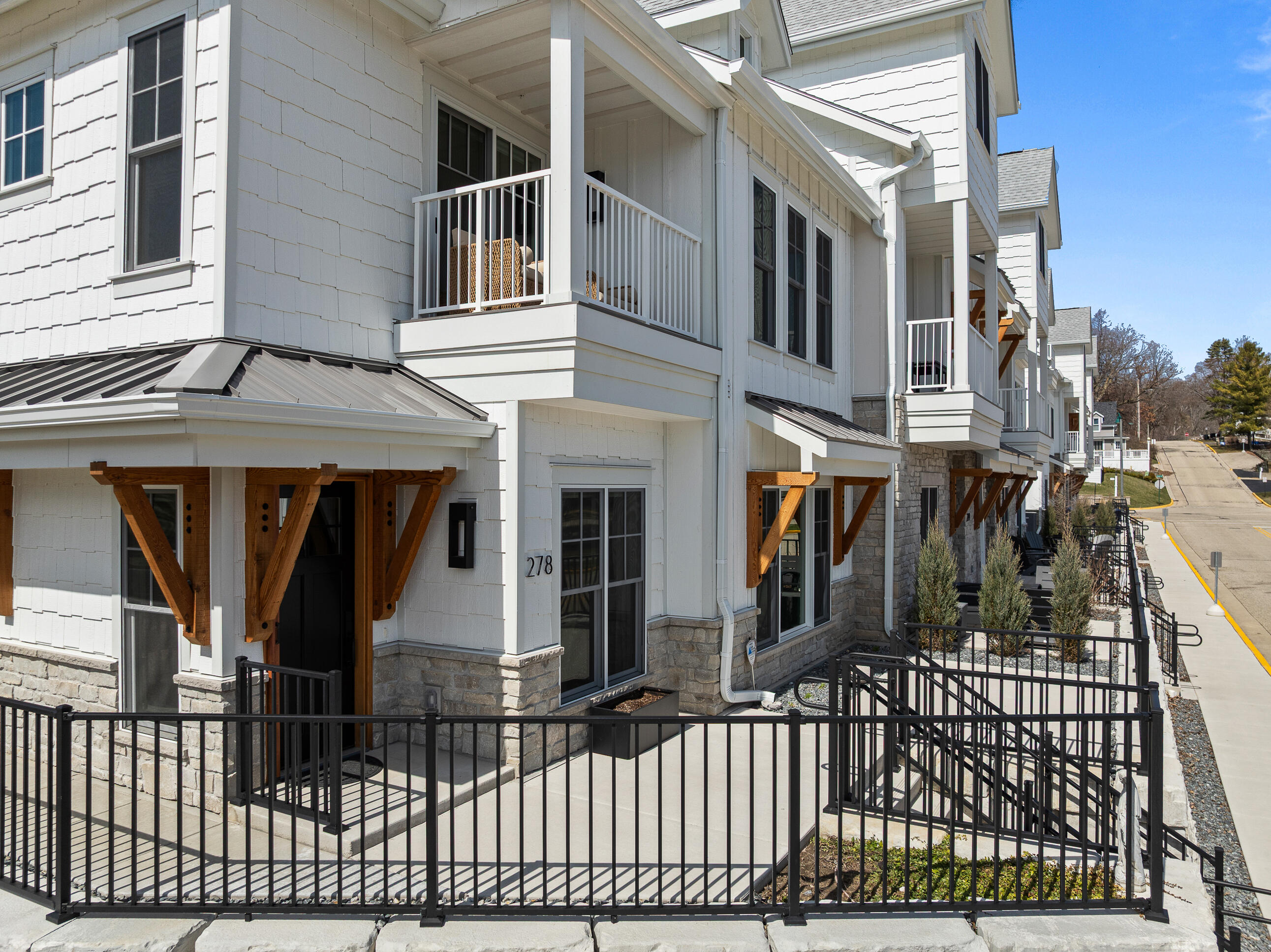 278 High St Unit: 9