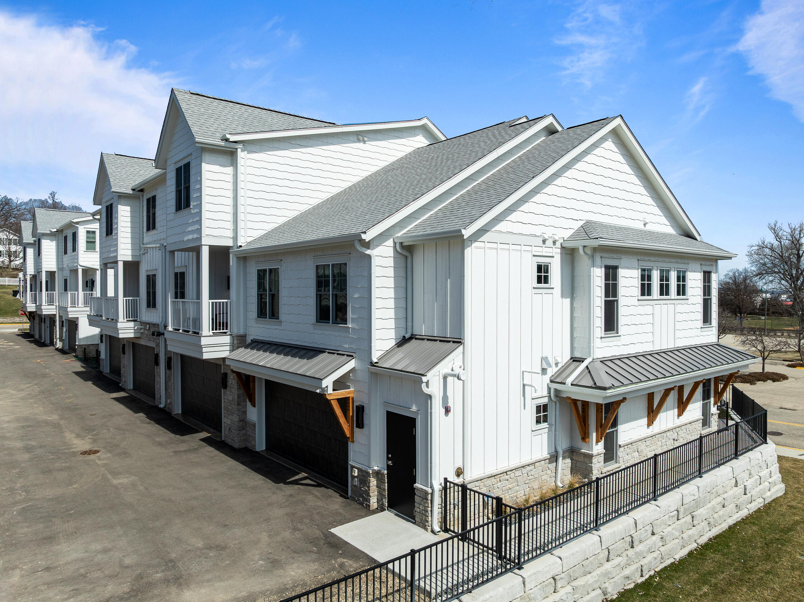 278 High St Unit: 9