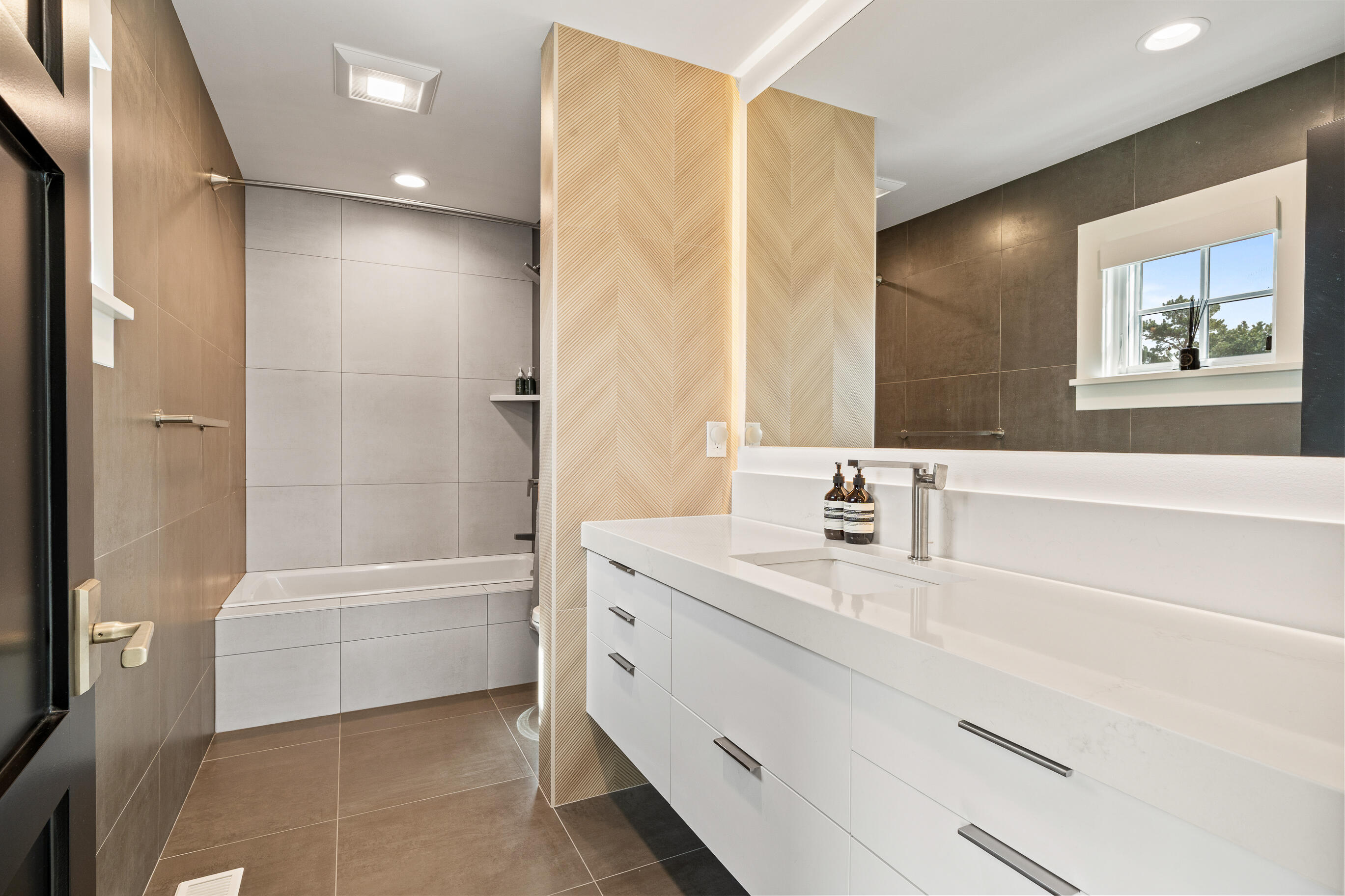 278 High St Unit: 9