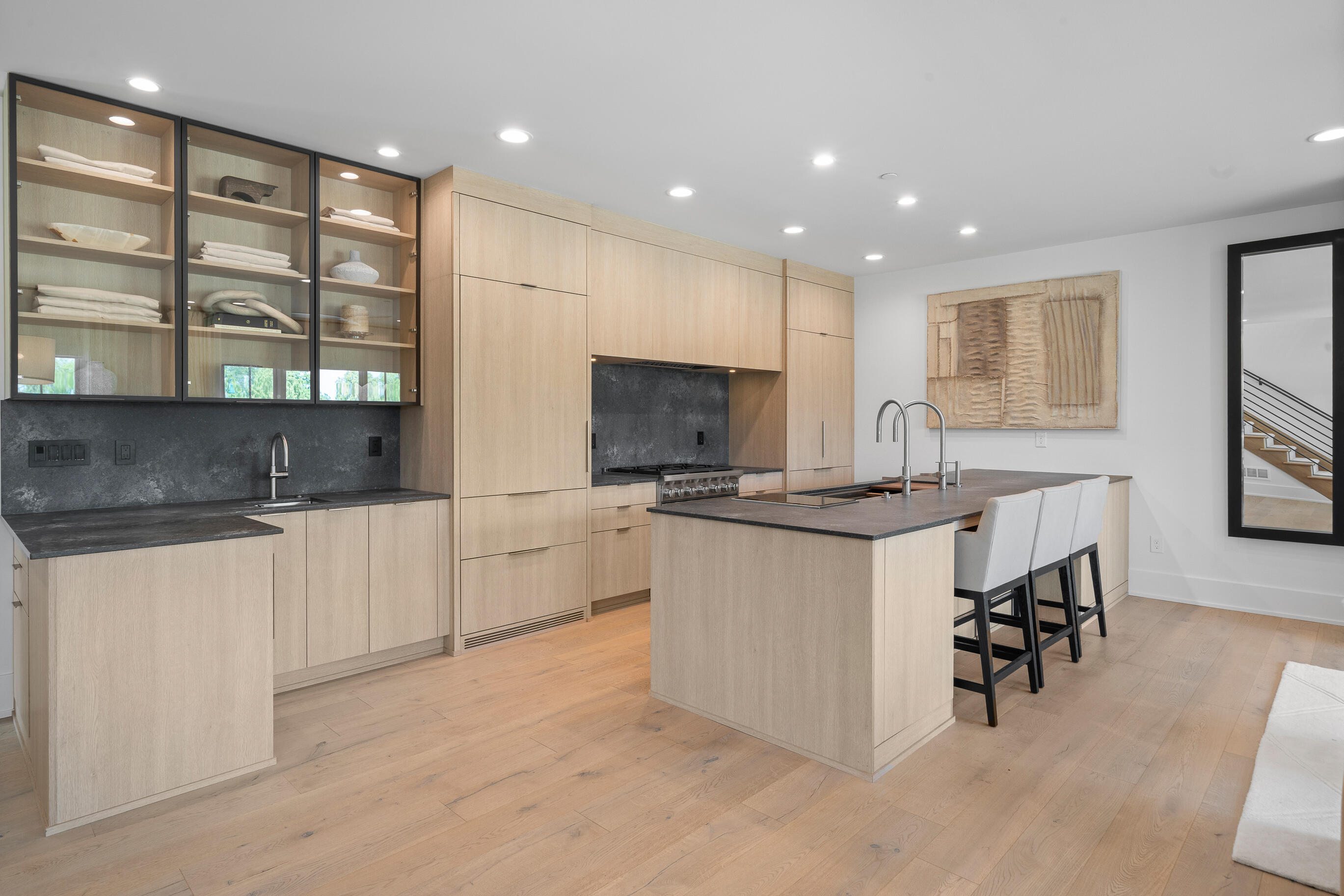 278 High St Unit: 9