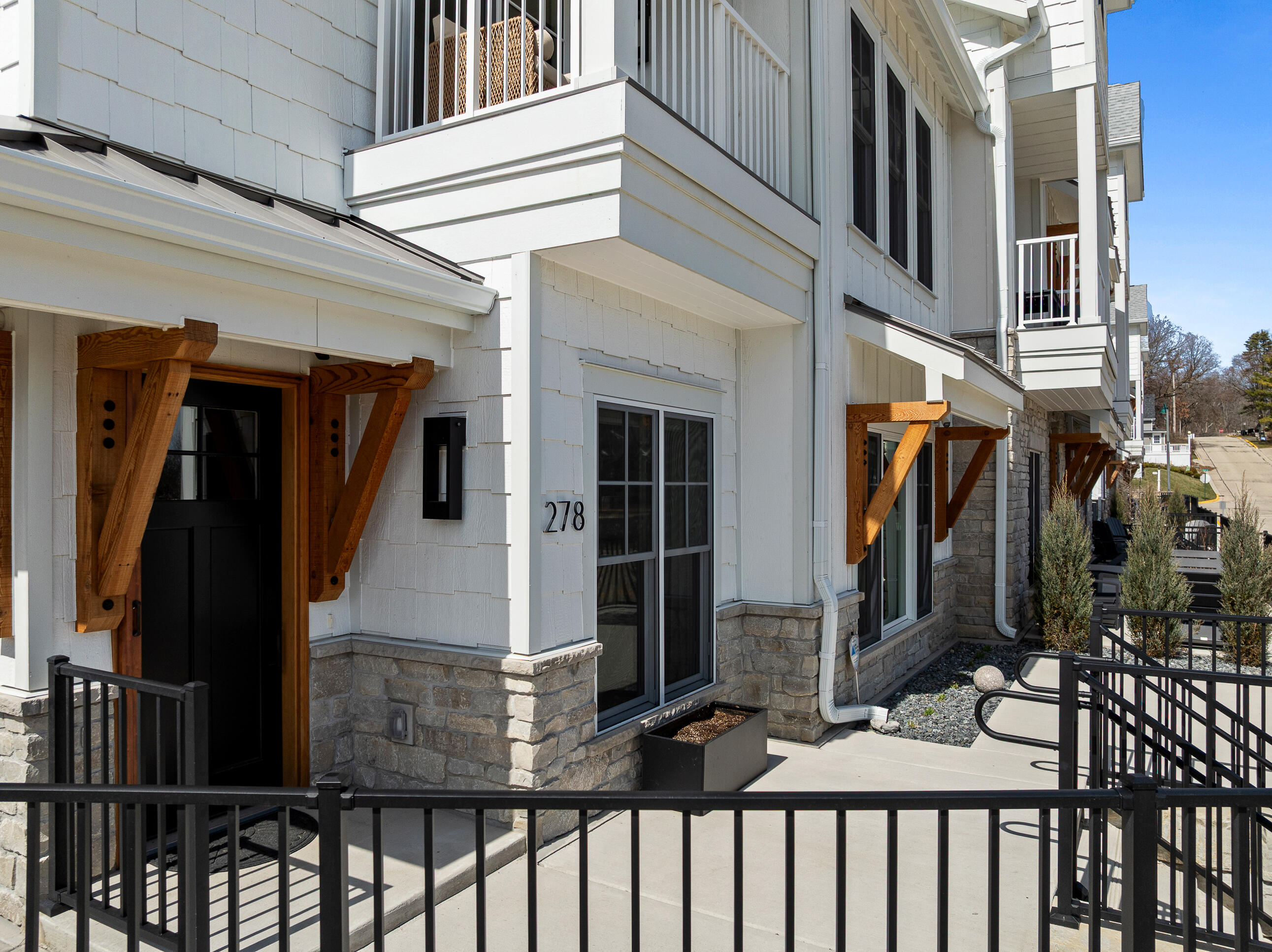 278 High St Unit: 9