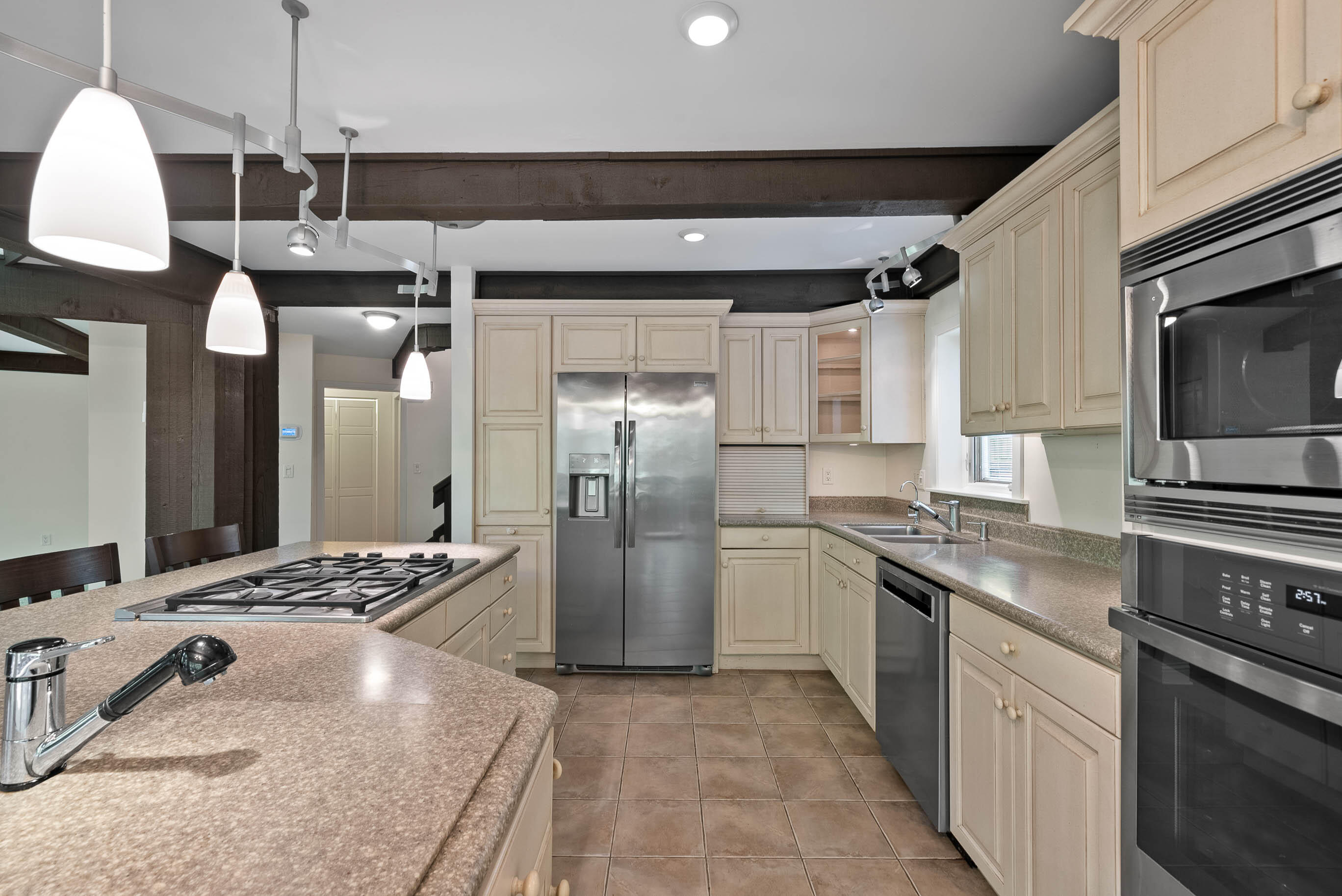 840 Woodland Ct Unit: EE-1