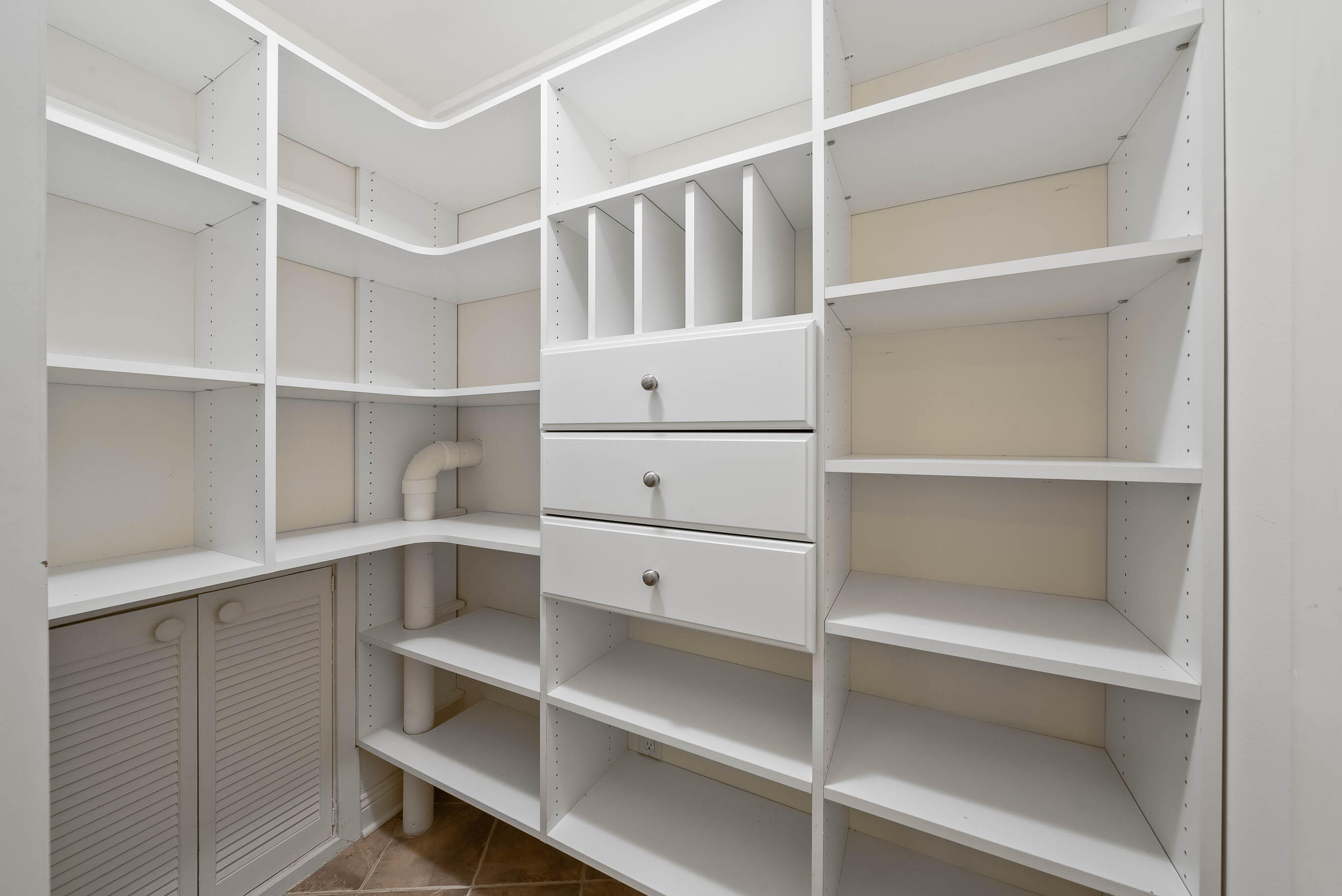 840 Woodland Ct Unit: EE-1