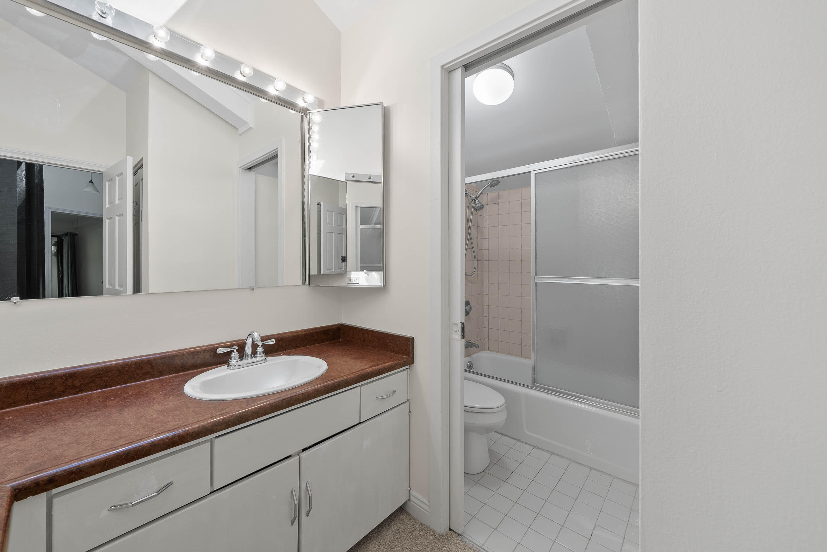 840 Woodland Ct Unit: EE-1