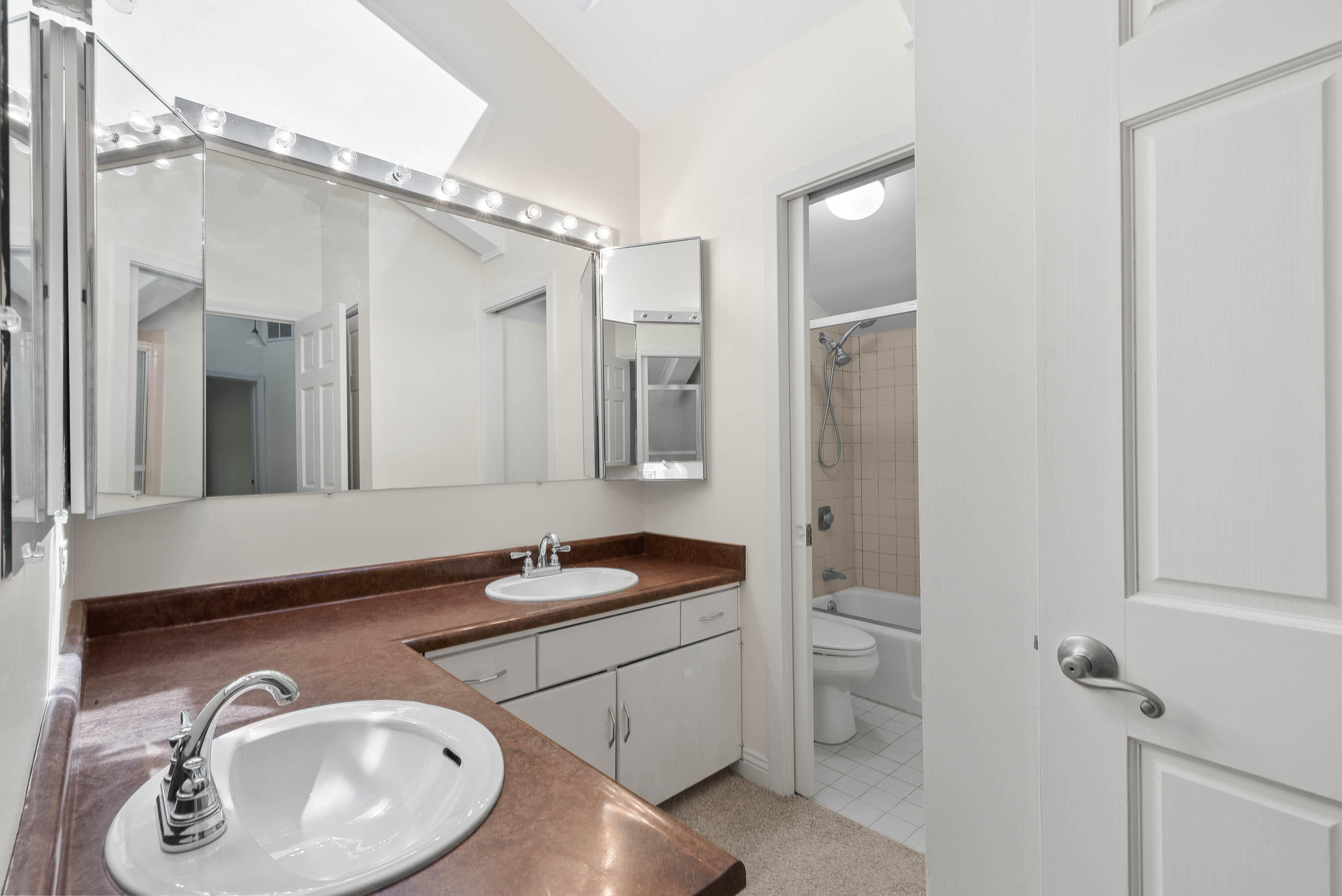 840 Woodland Ct Unit: EE-1