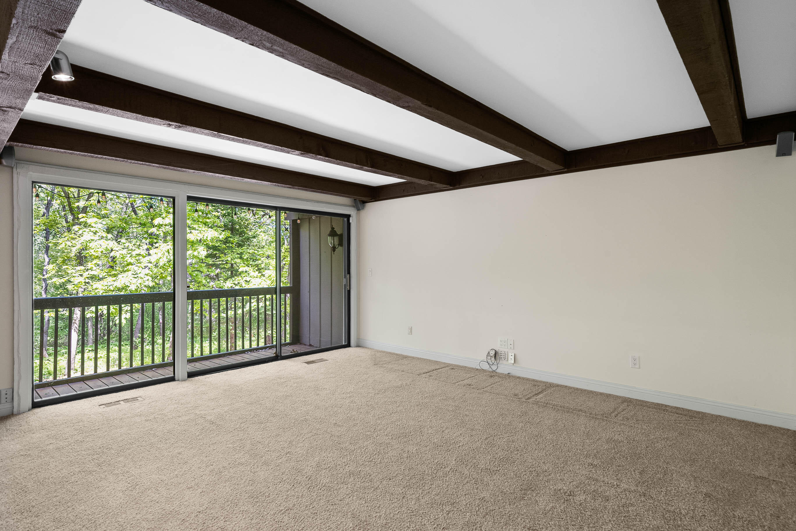 840 Woodland Ct Unit: EE-1