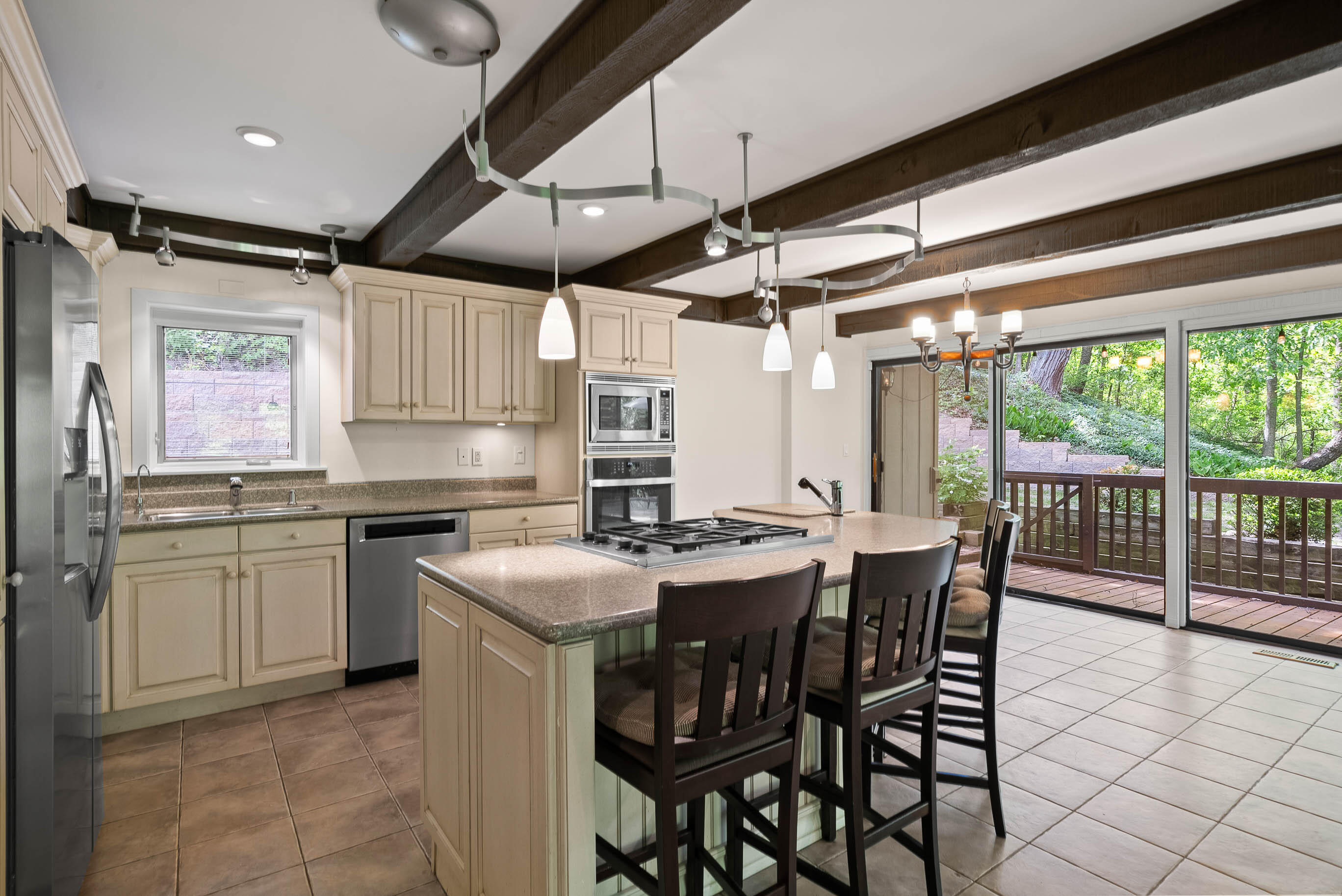 840 Woodland Ct Unit: EE-1
