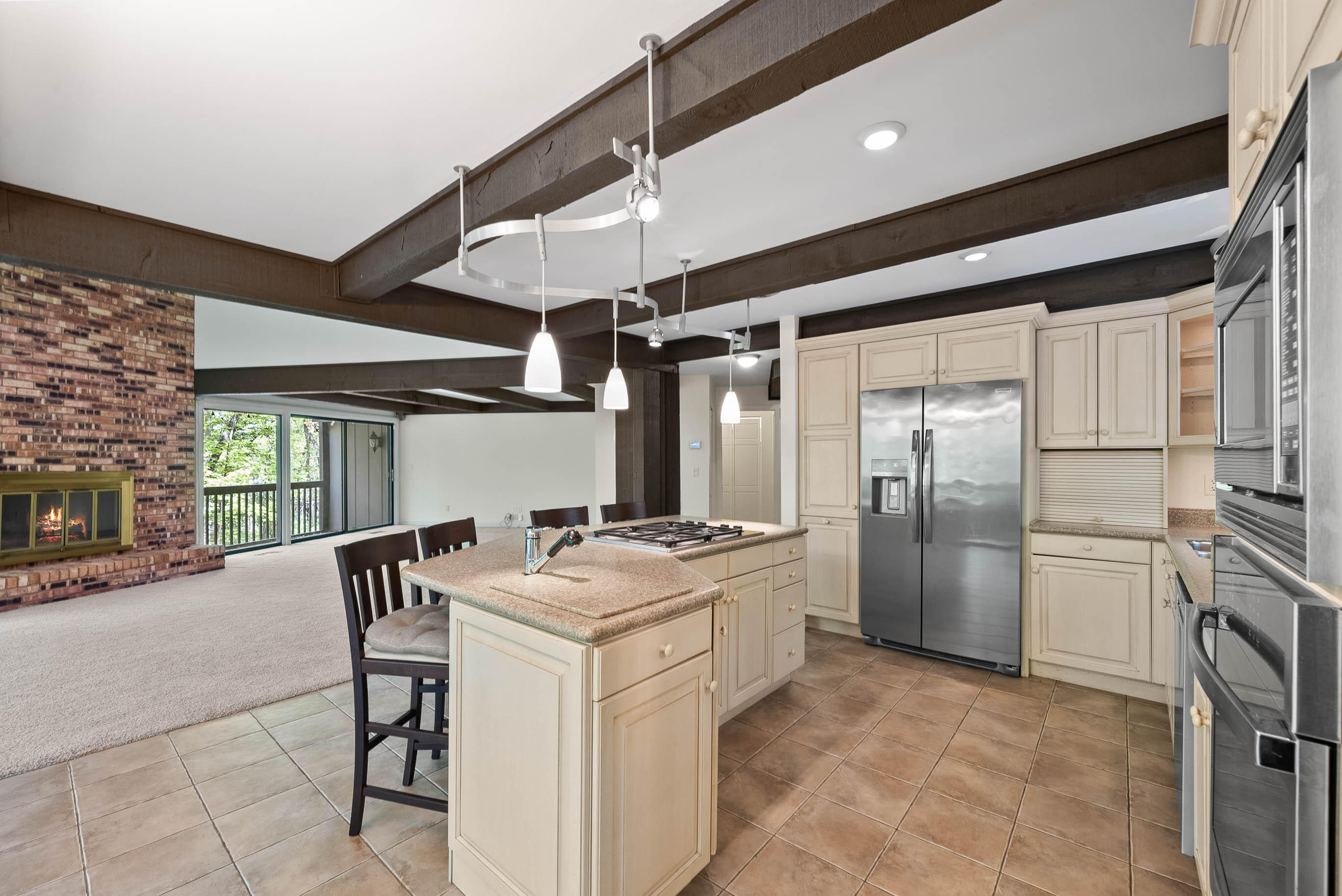 840 Woodland Ct Unit: EE-1