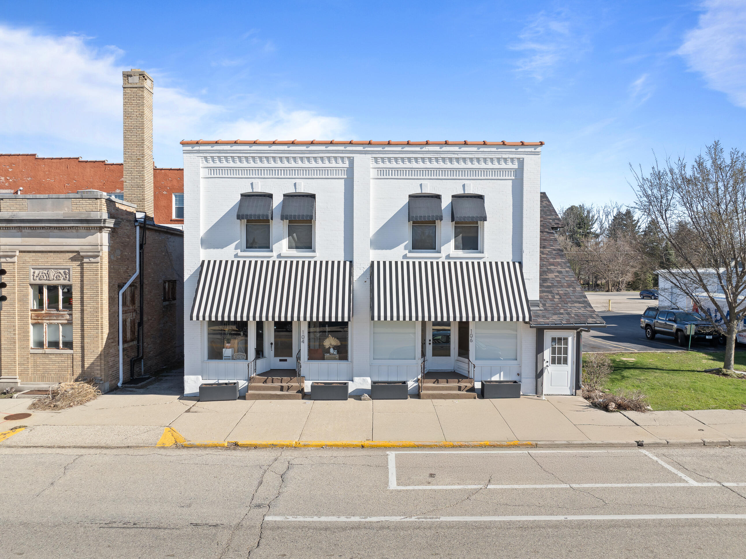 104 & 106 Kenosha St