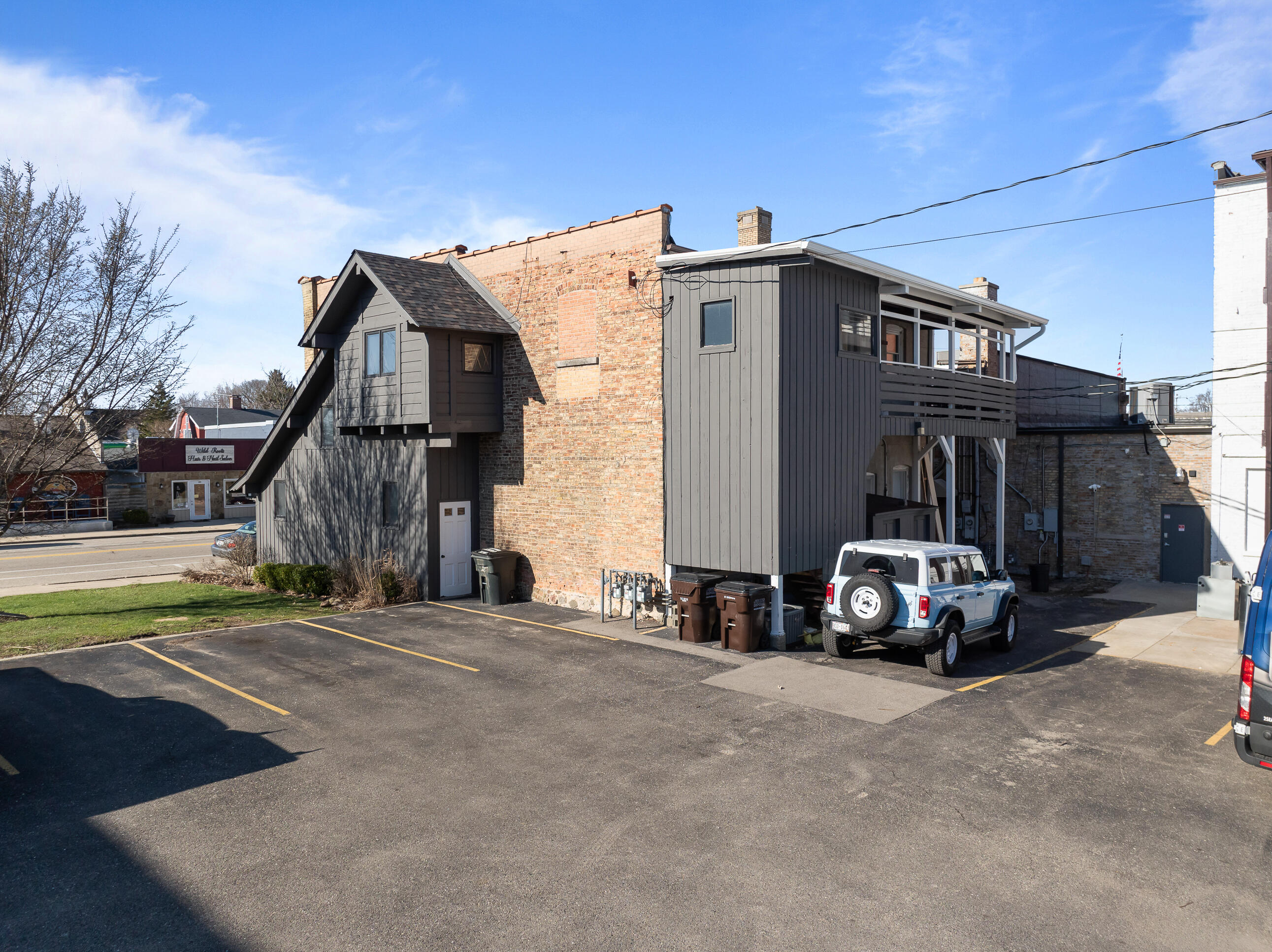 104 & 106 Kenosha St