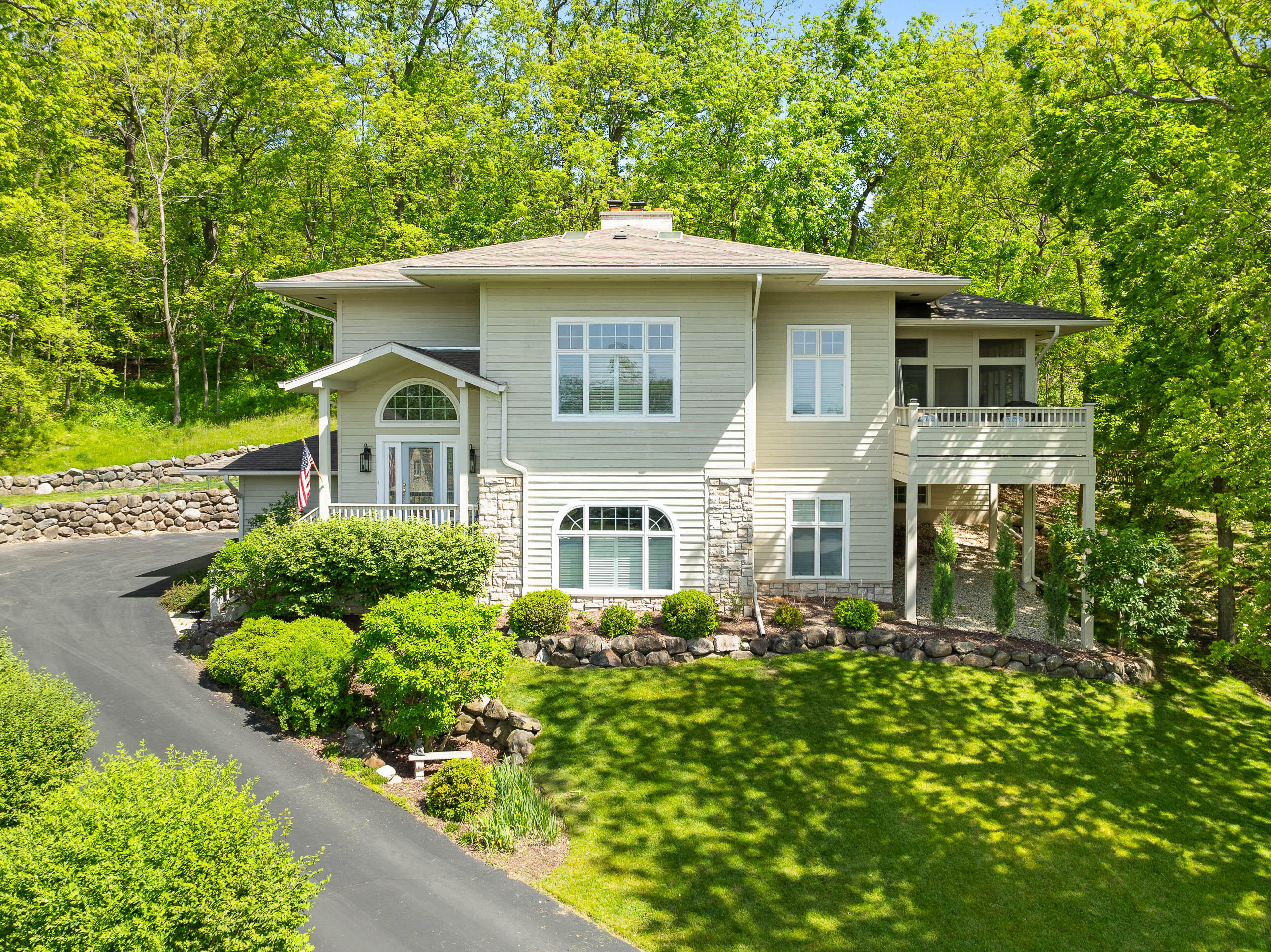 1066 Edinborough Ct