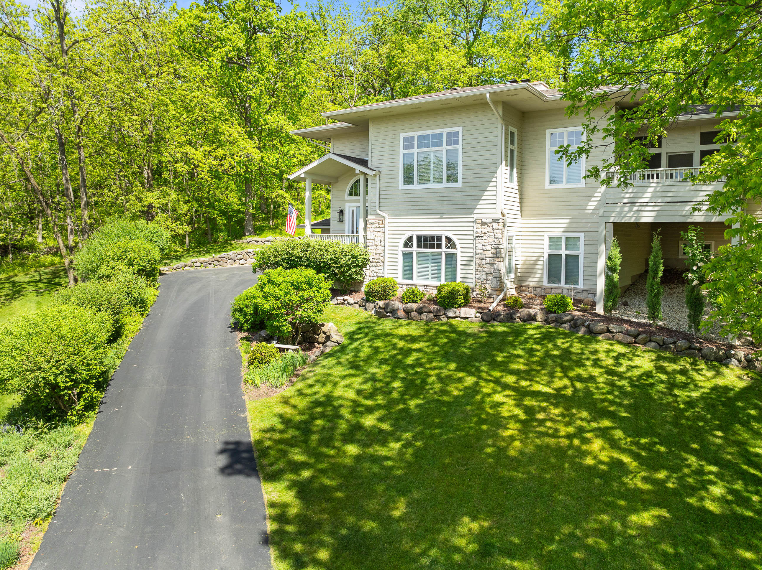 1066 Edinborough Ct