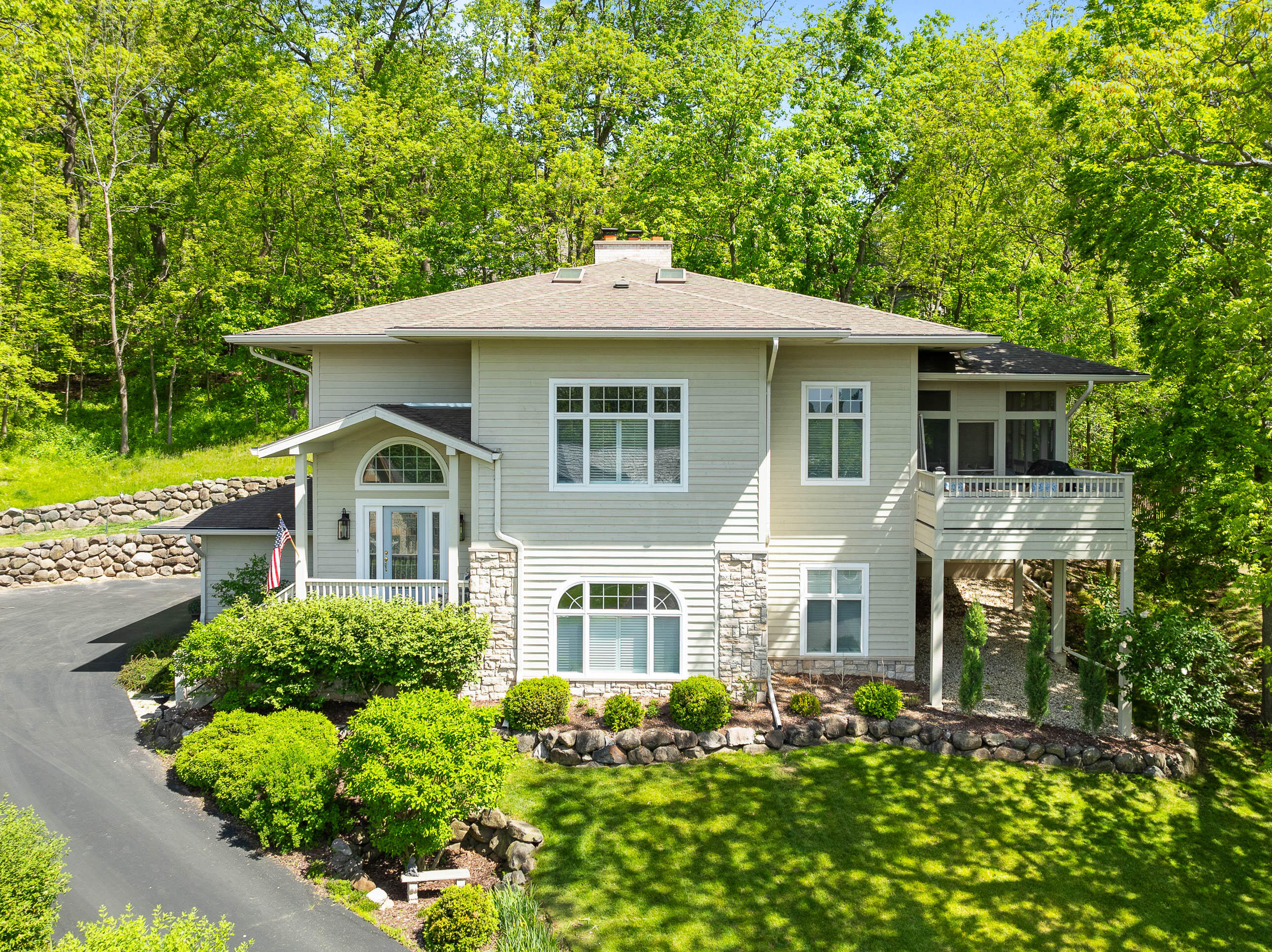 1066 Edinborough Ct