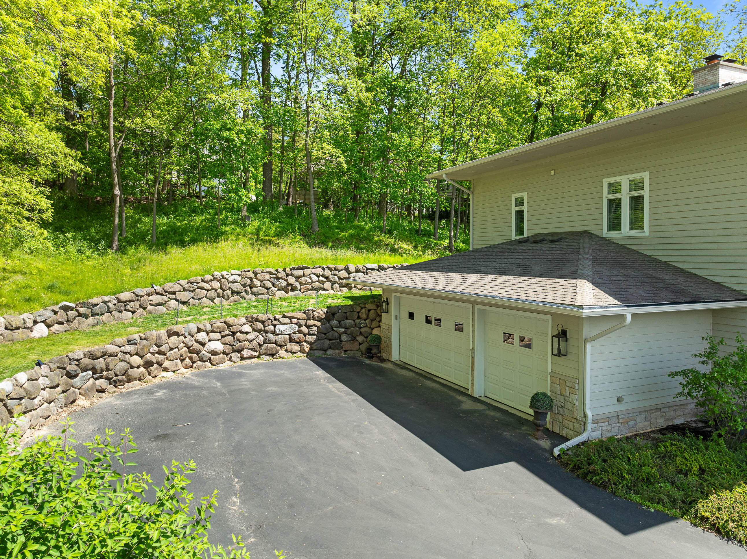 1066 Edinborough Ct