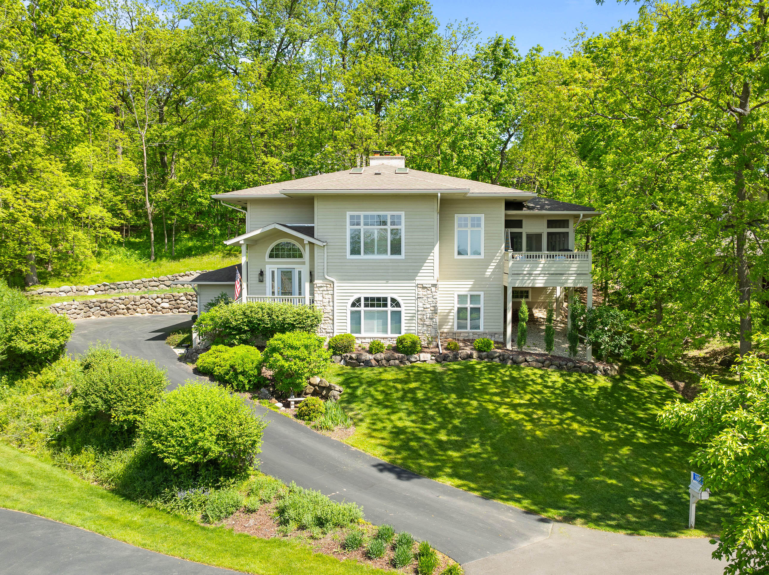 1066 Edinborough Ct