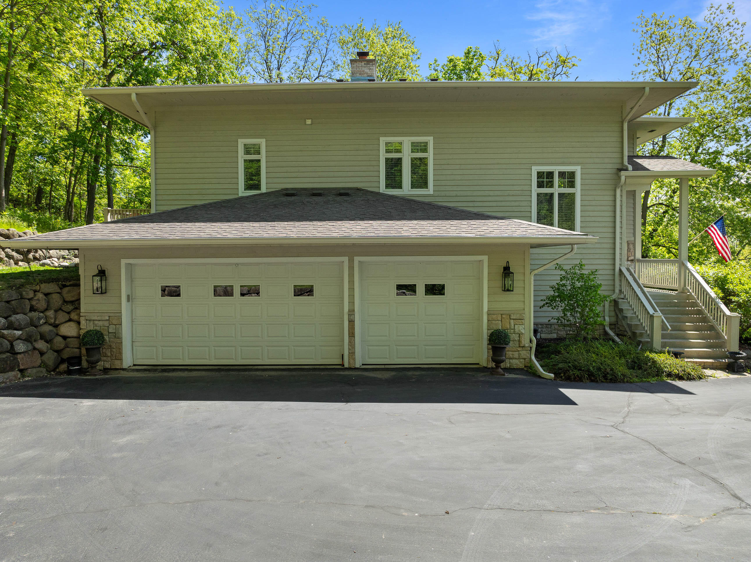 1066 Edinborough Ct