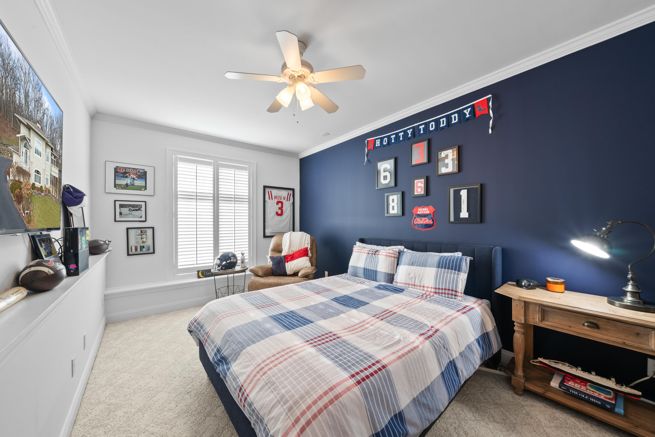1066 Edinborough Ct