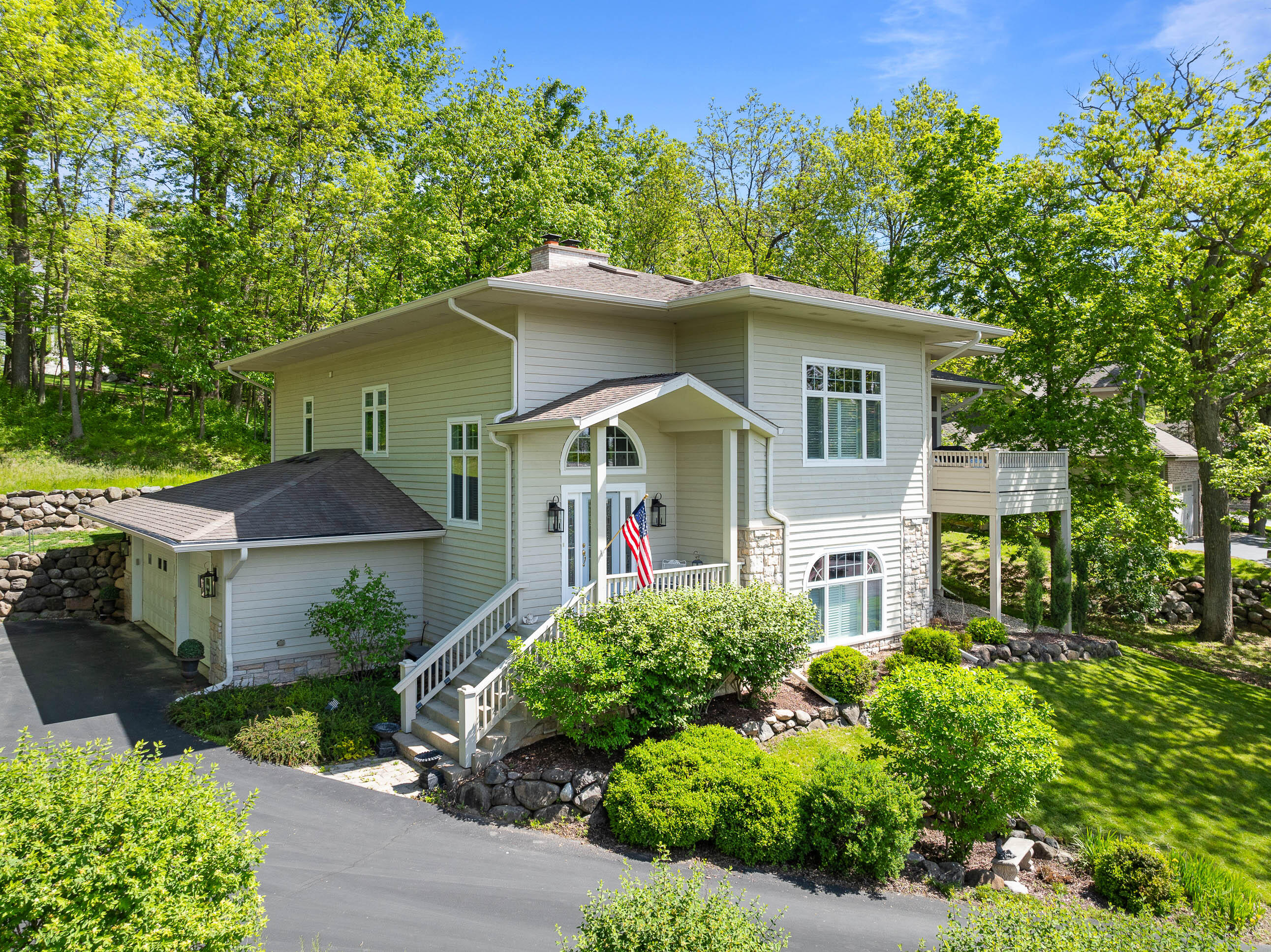 1066 Edinborough Ct