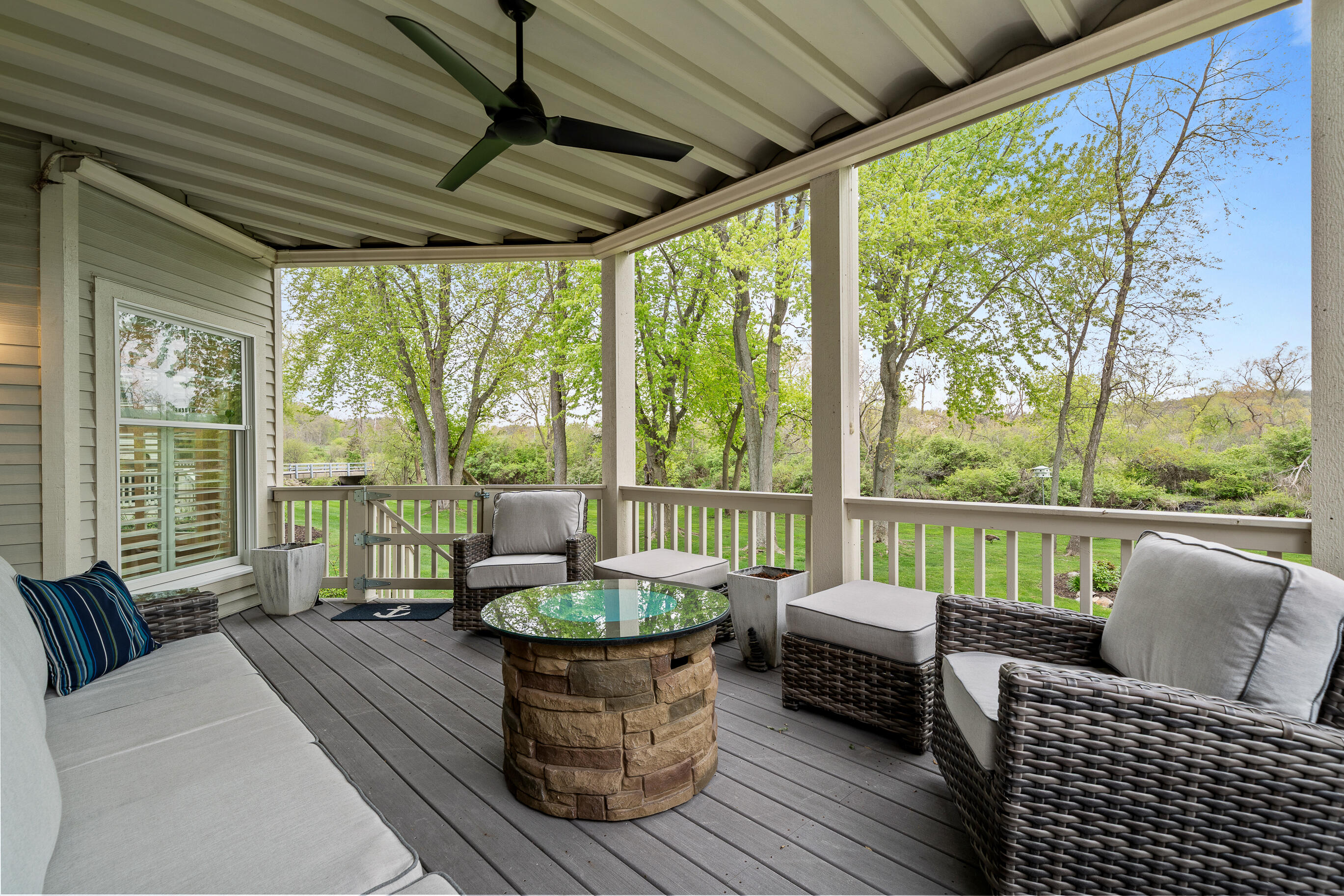 401 Abbey Ridge Ct