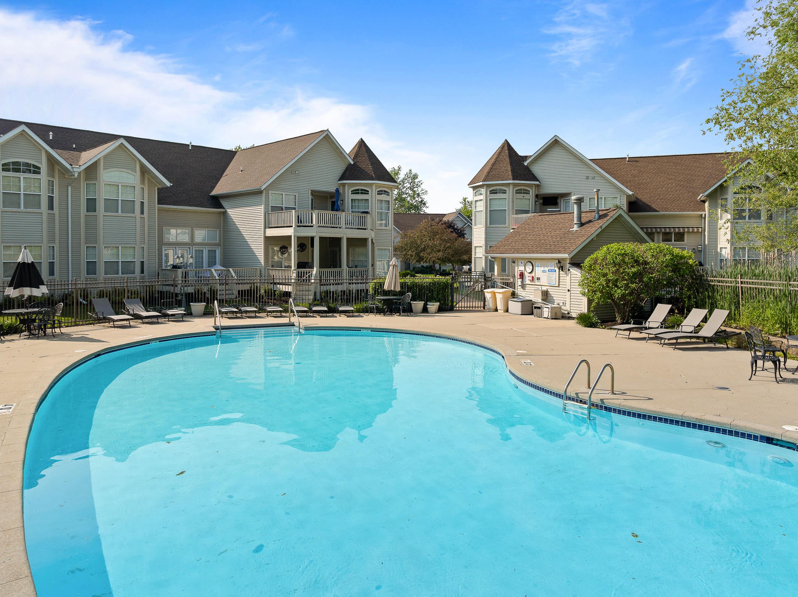 401 Abbey Ridge Ct