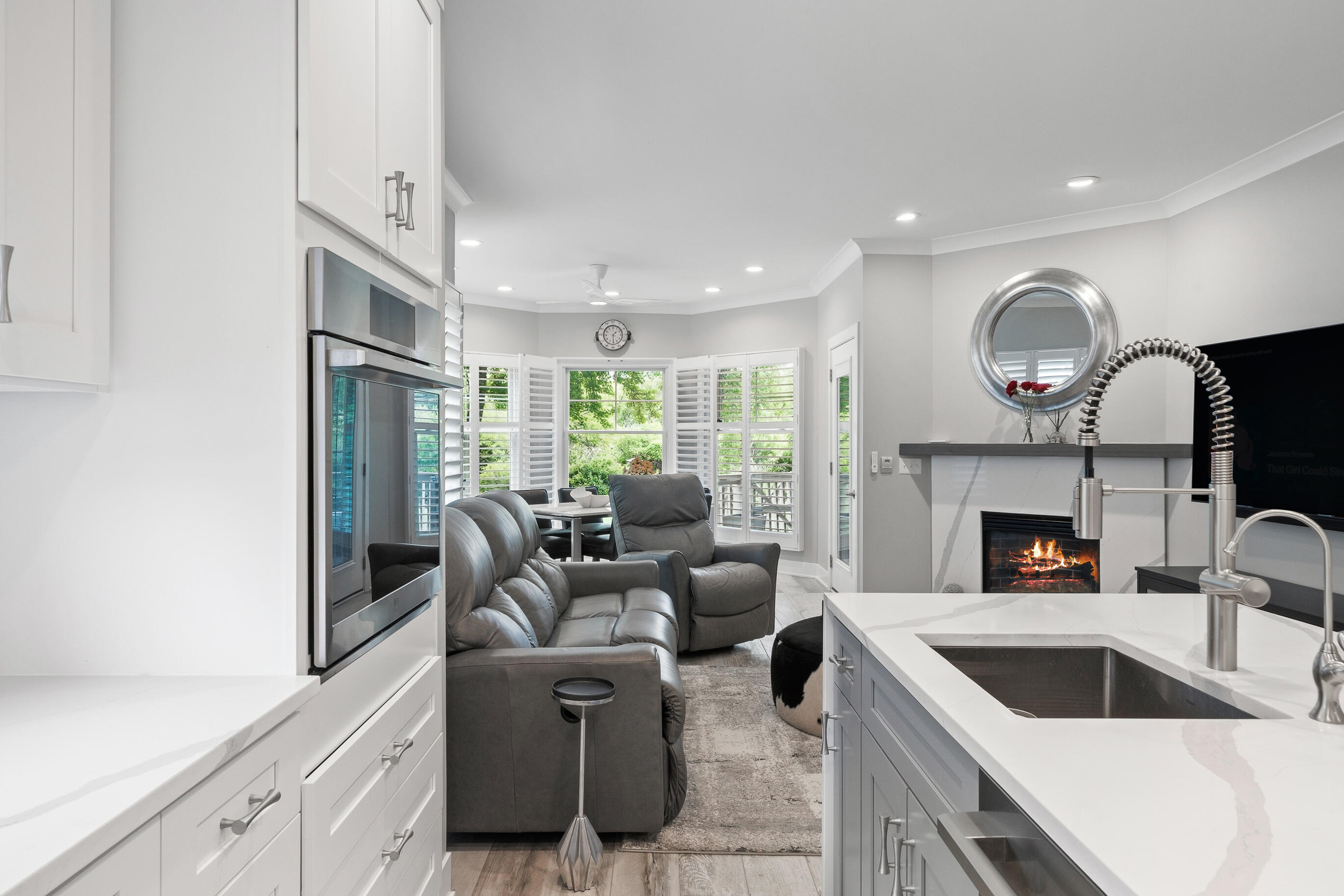 401 Abbey Ridge Ct