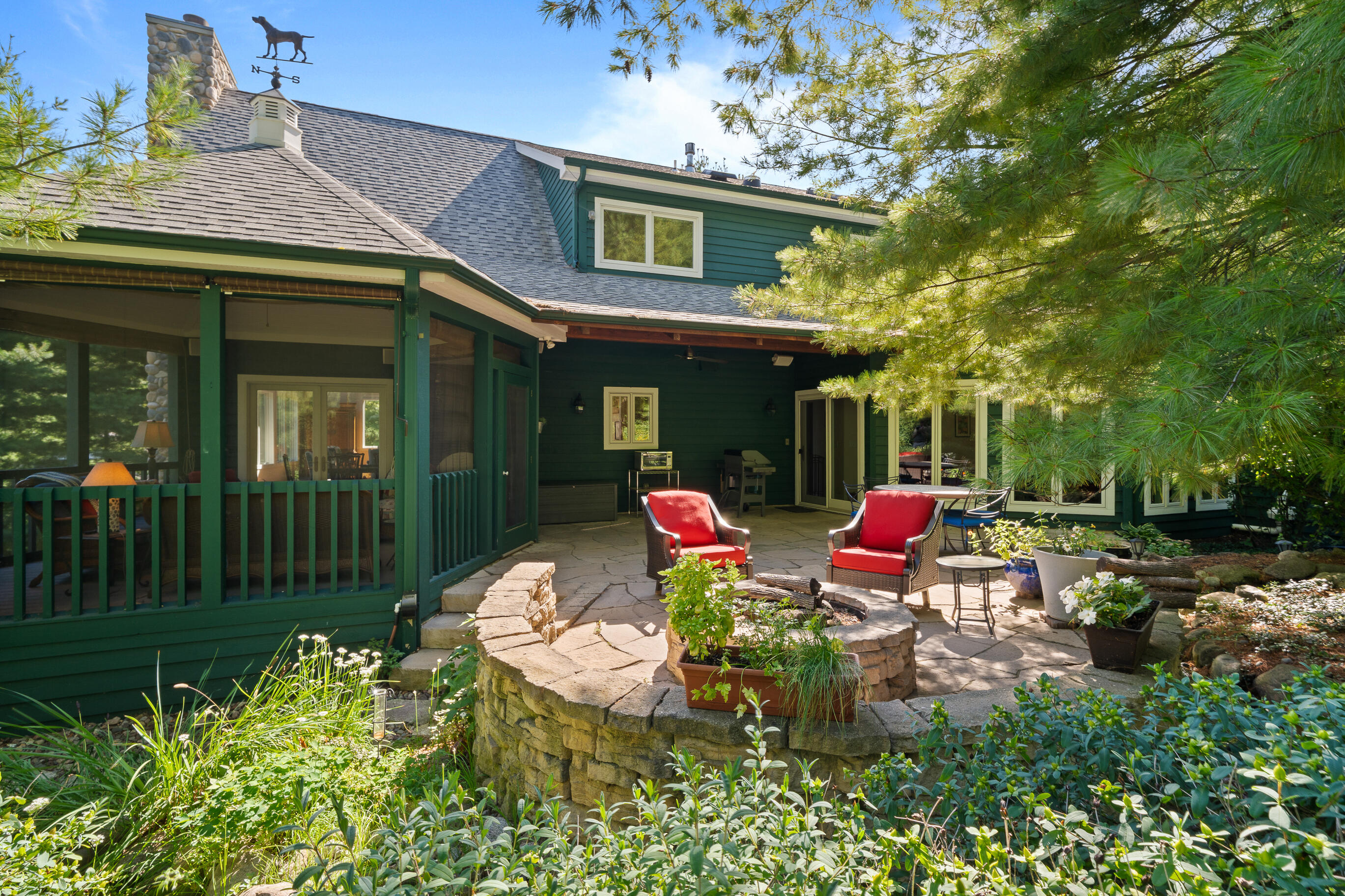 765 Brickley Ct