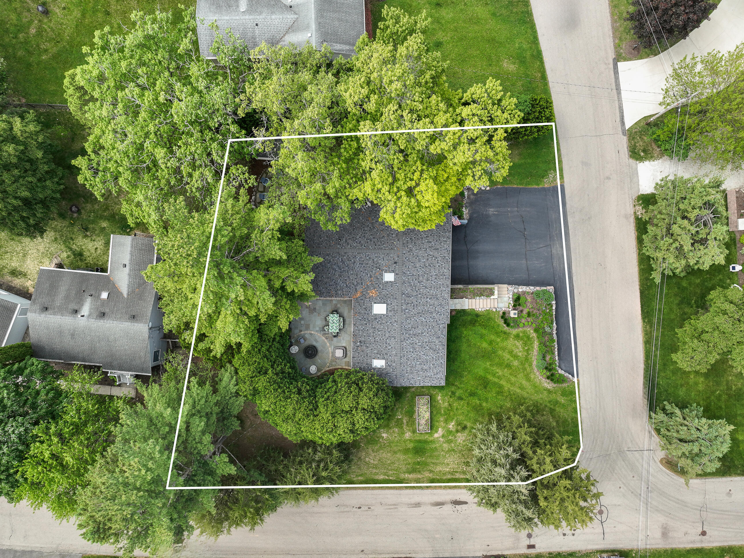 860 Trails End Dr