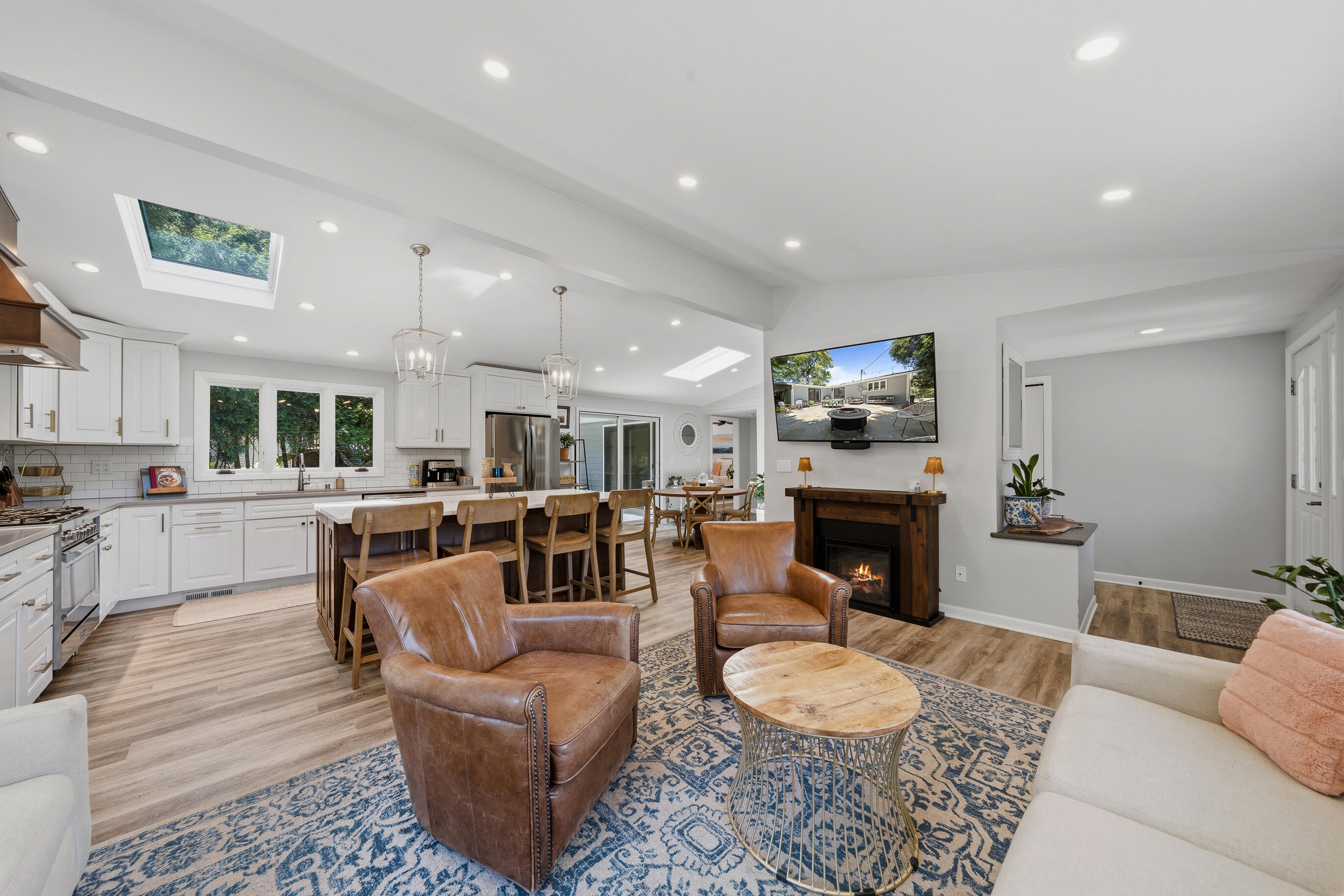 860 Trails End Dr