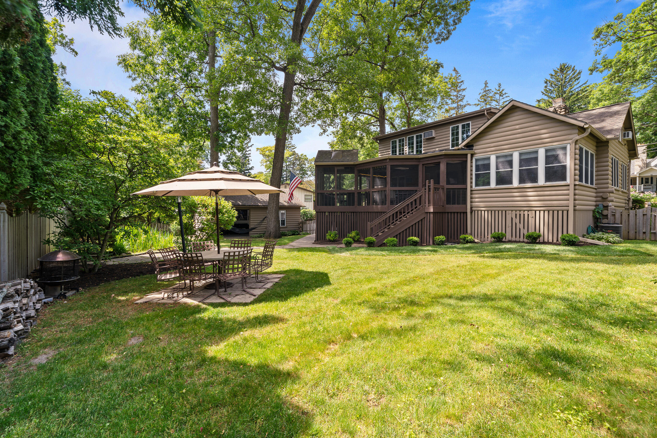 837 Van Slyke Dr