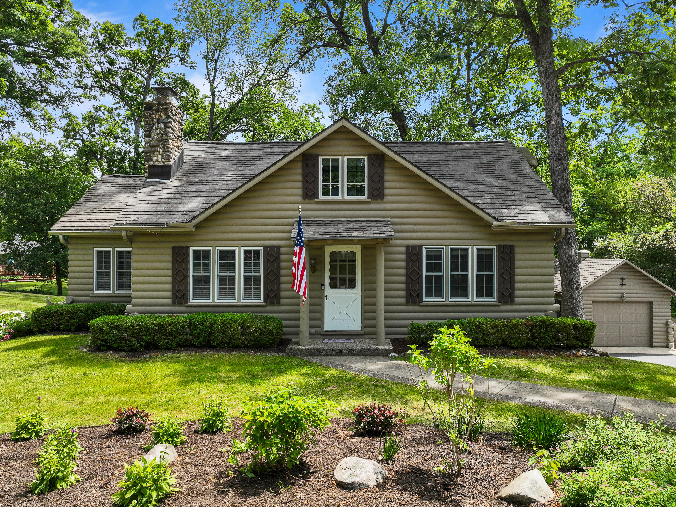 837 Van Slyke Dr