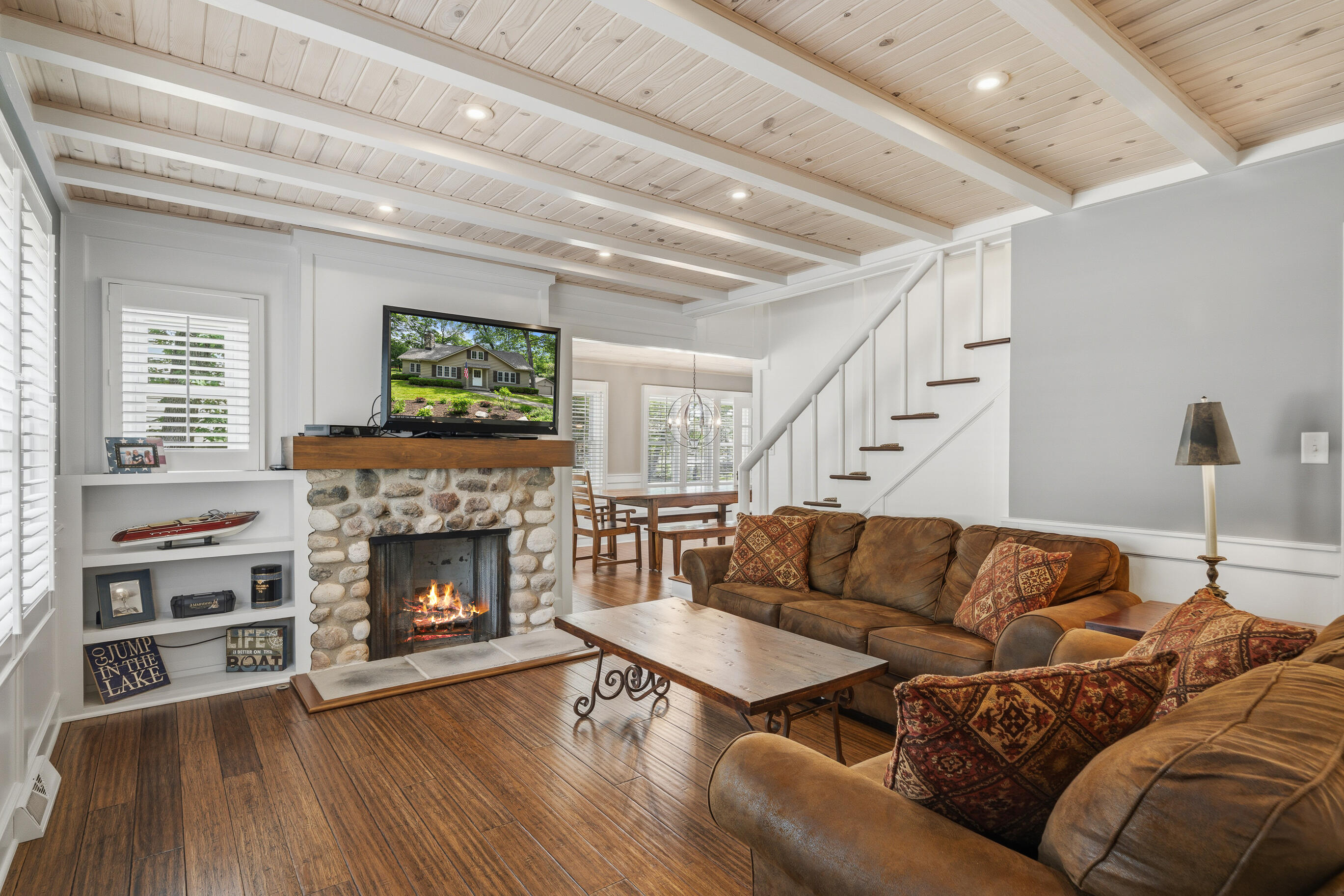 837 Van Slyke Dr
