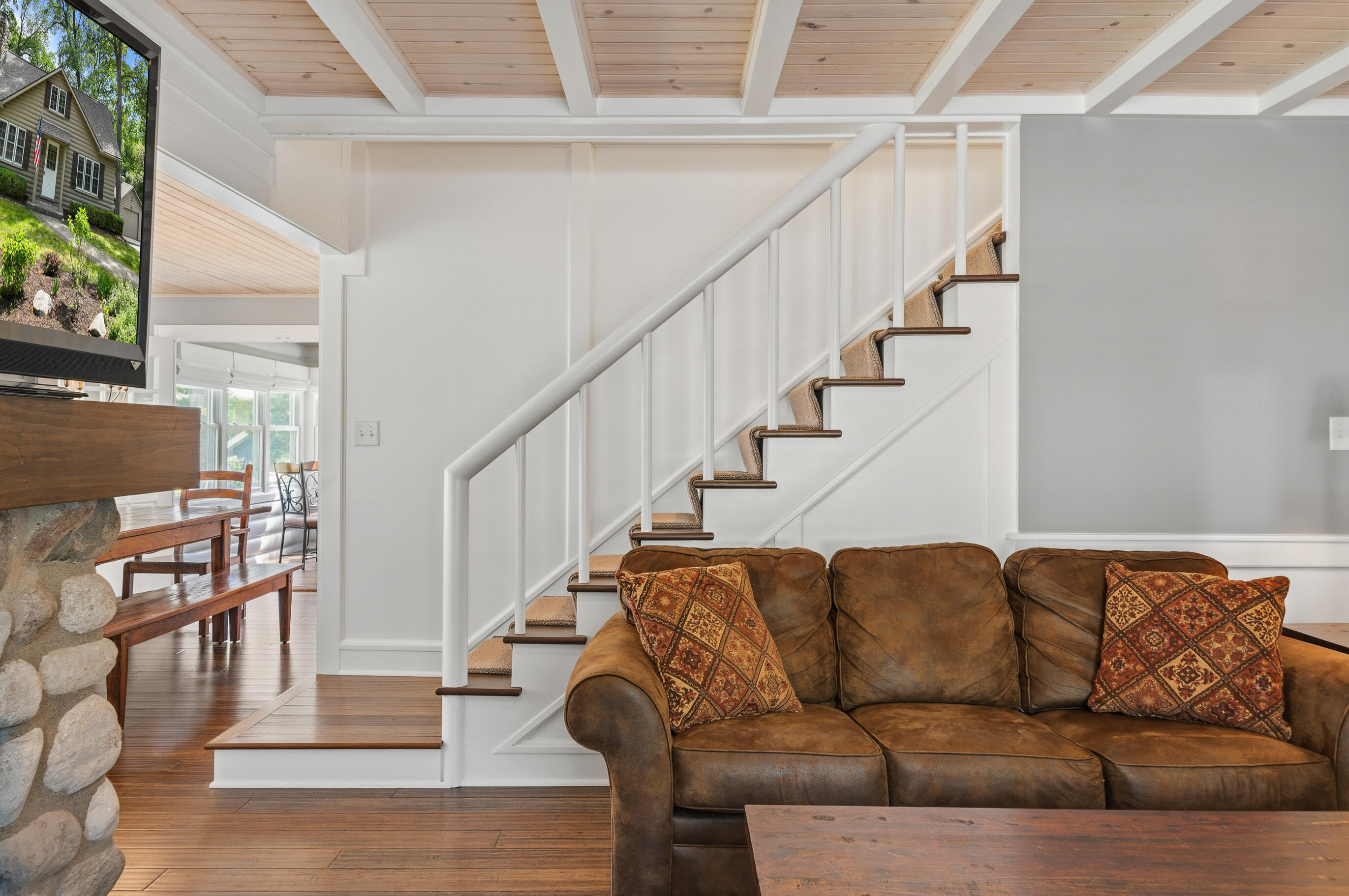 837 Van Slyke Dr
